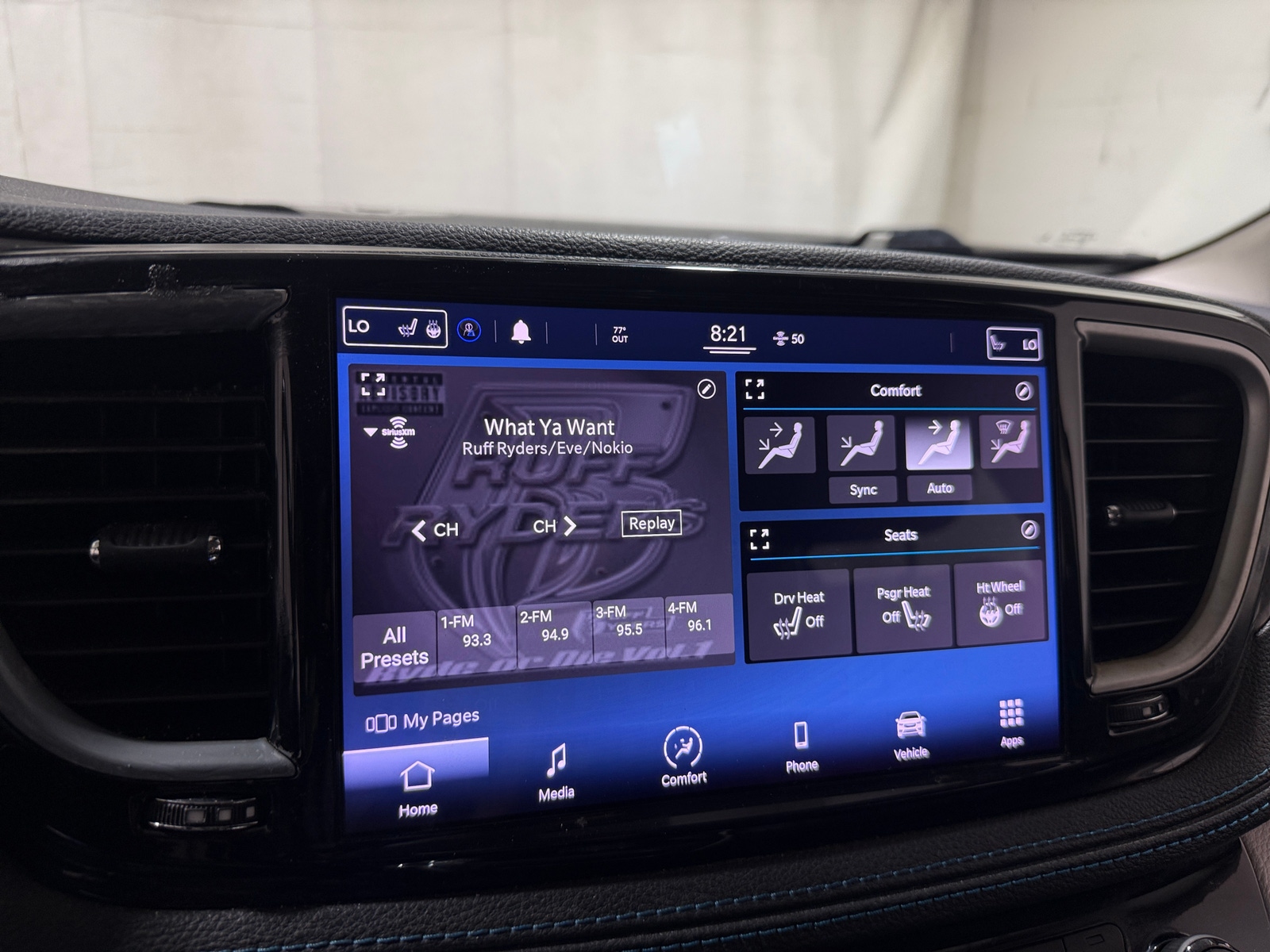 Thumbnail: 2021 Chrysler Pacifica - 3