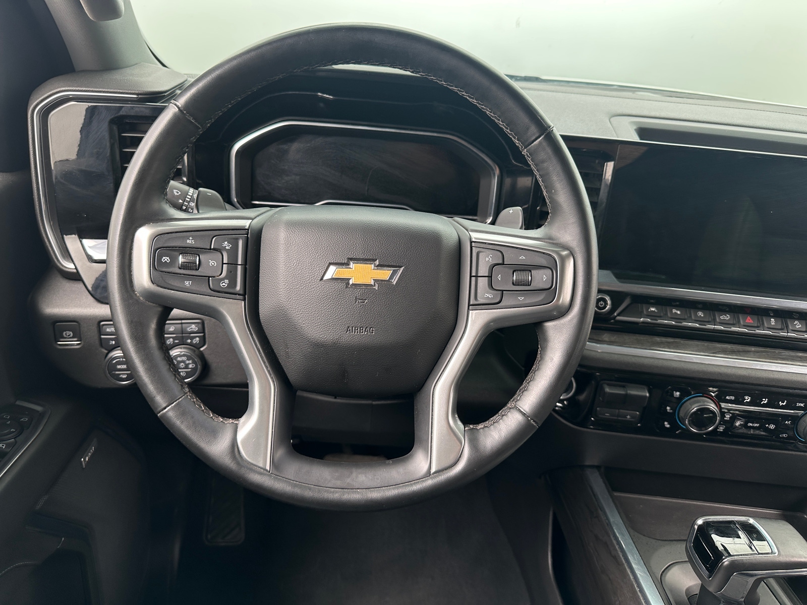 Thumbnail: 2024 Chevrolet Silverado 1500 - 4