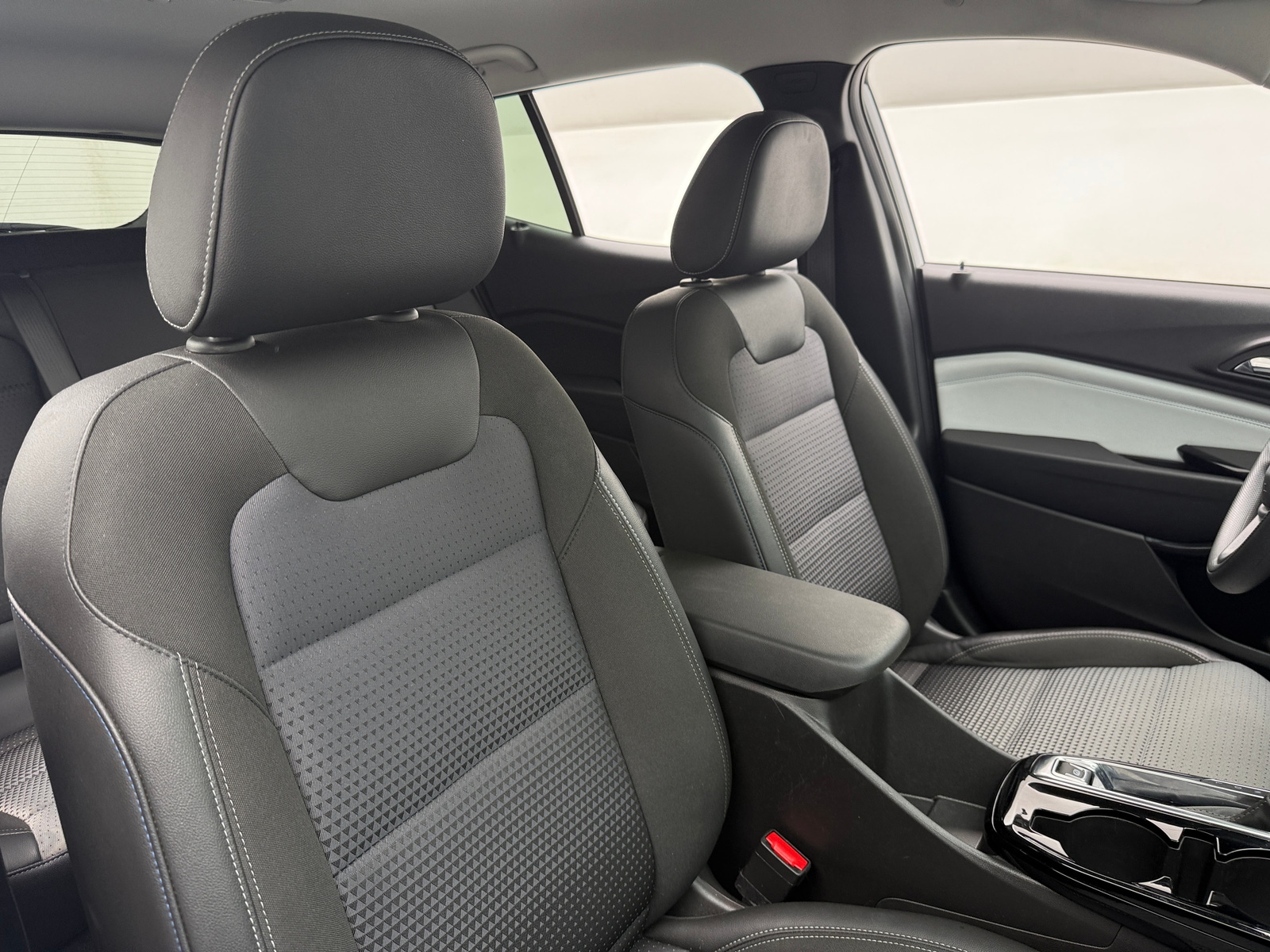 Thumbnail: 2025 Chevrolet Trax - 2
