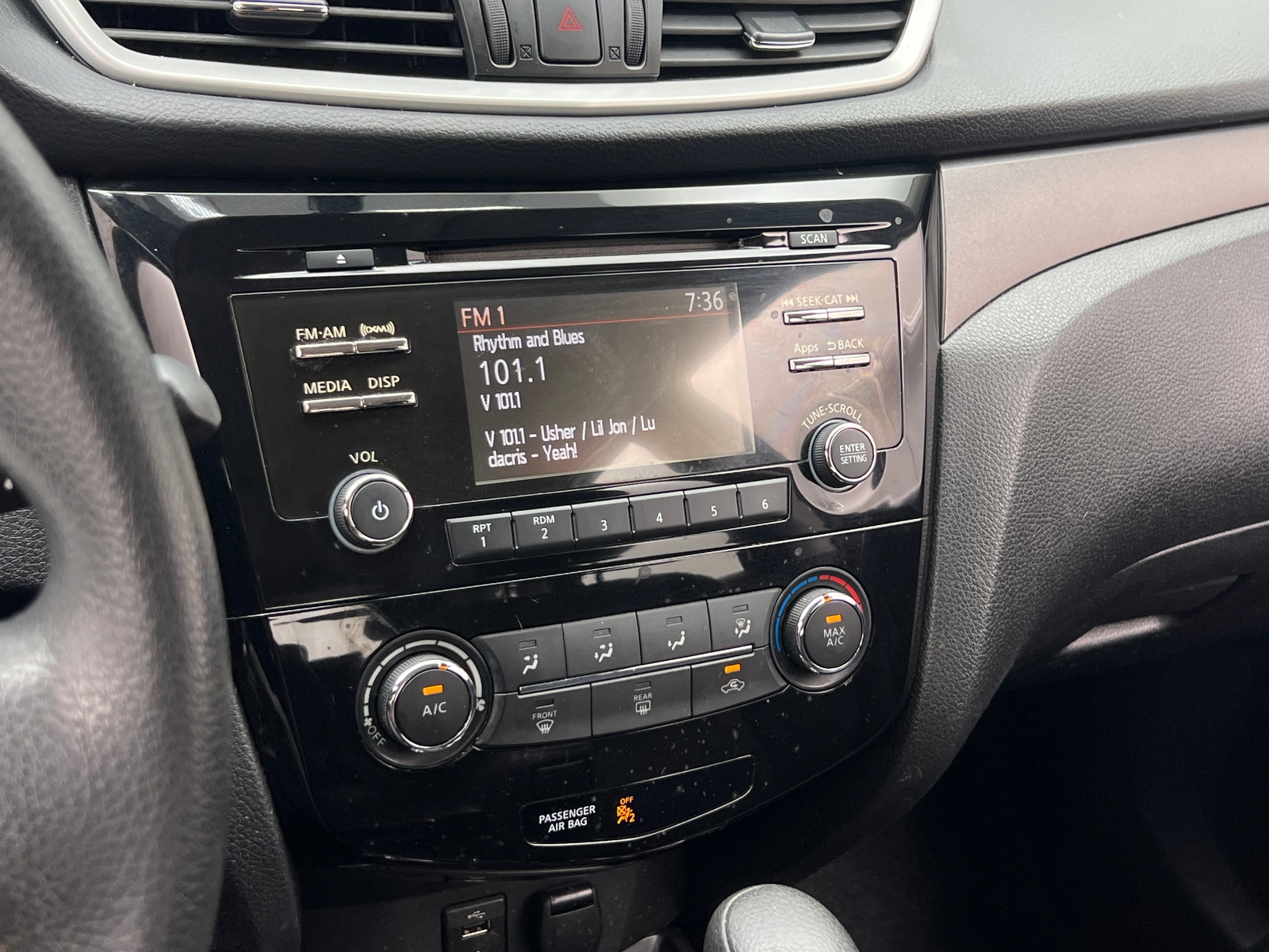 Thumbnail: 2016 Nissan Rogue - 4