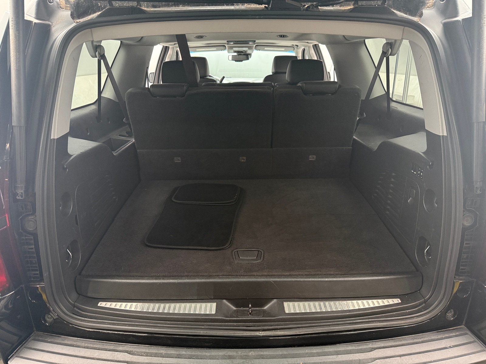 Thumbnail: 2017 Chevrolet Suburban - 6