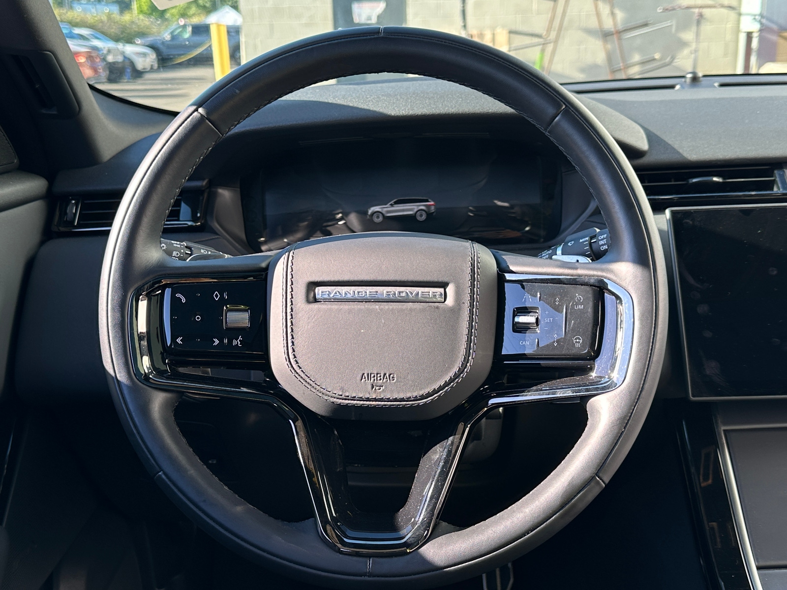 Thumbnail: 2025 Land Rover Range Rover Velar - 4