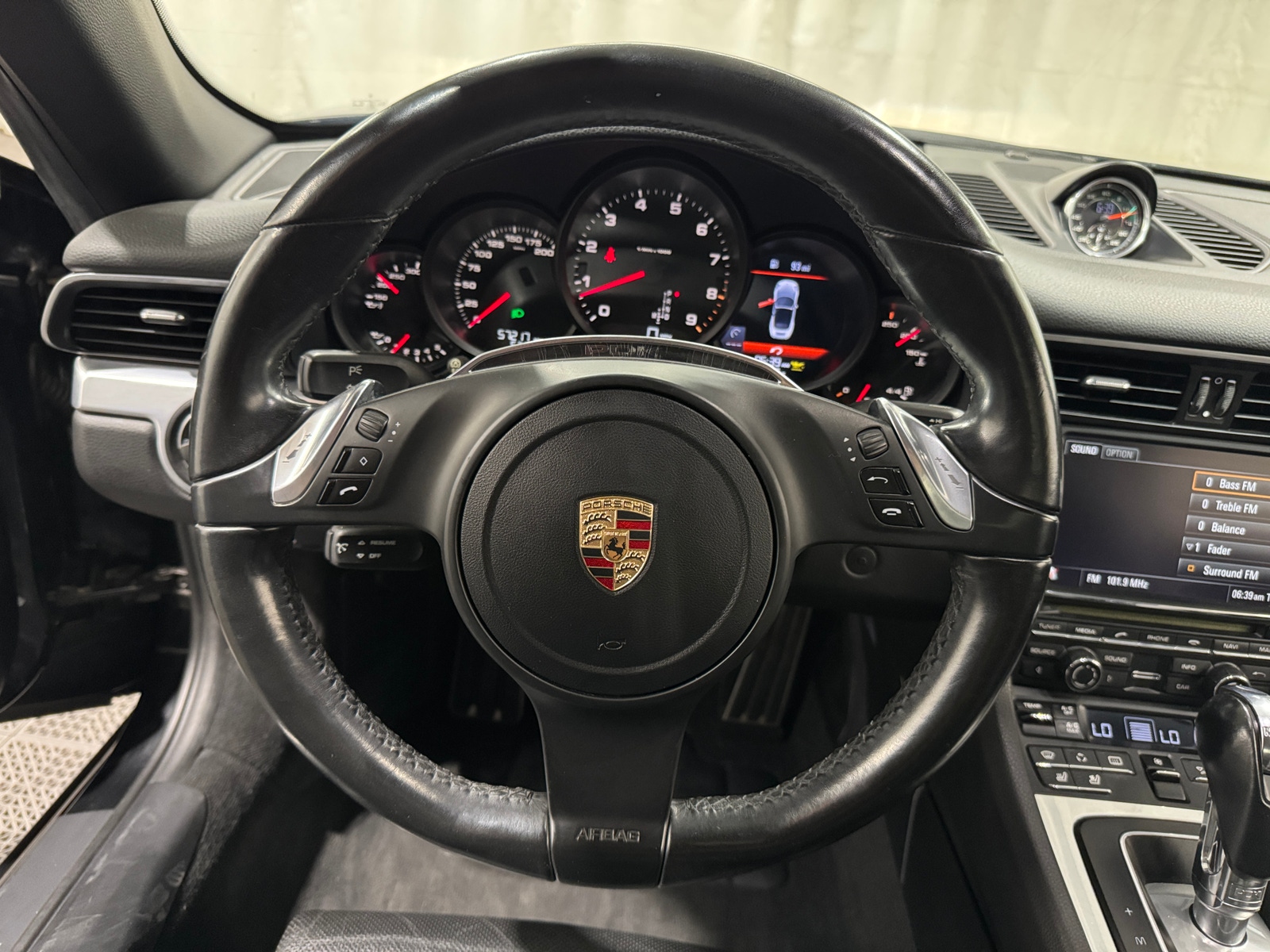 Thumbnail: 2012 Porsche 911 - 4