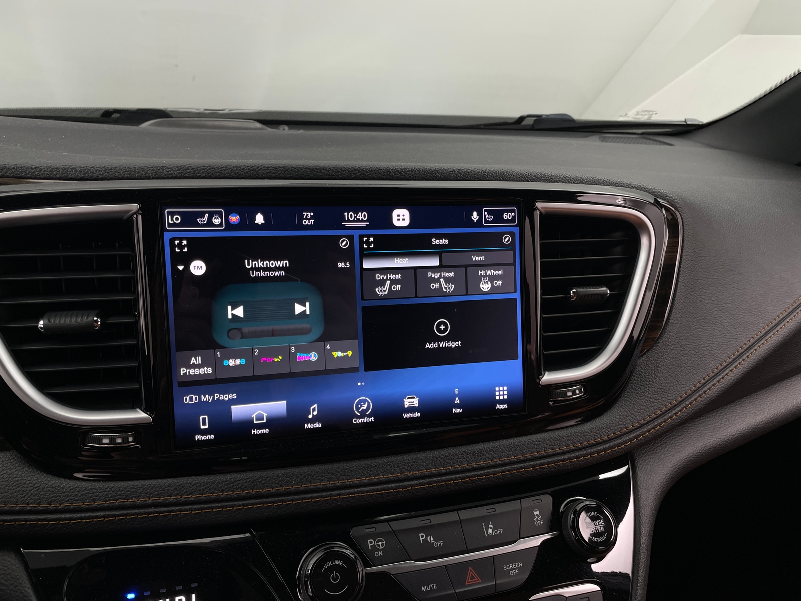 Thumbnail: 2021 Chrysler Pacifica - 3