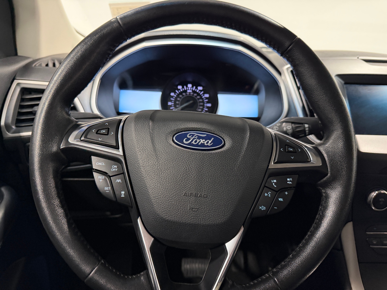 Thumbnail: 2019 Ford Edge - 4