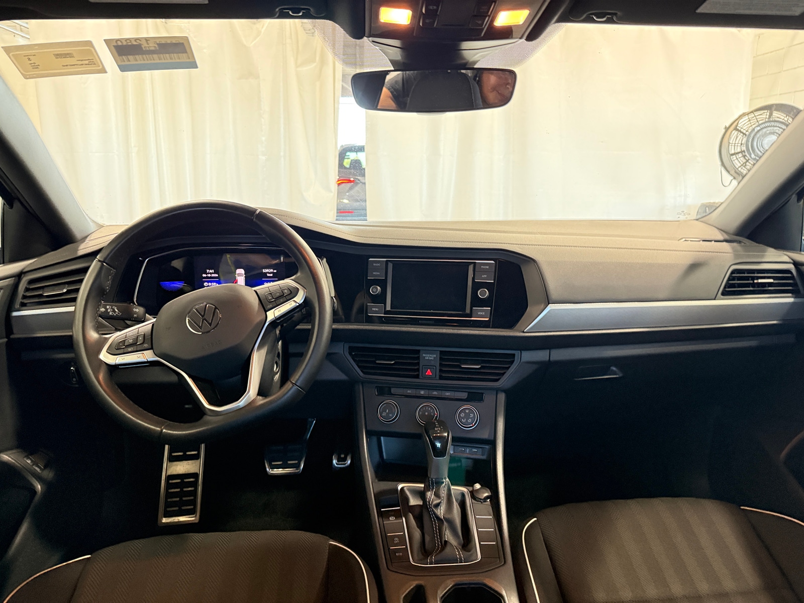 Thumbnail: 2023 Volkswagen Jetta - 3