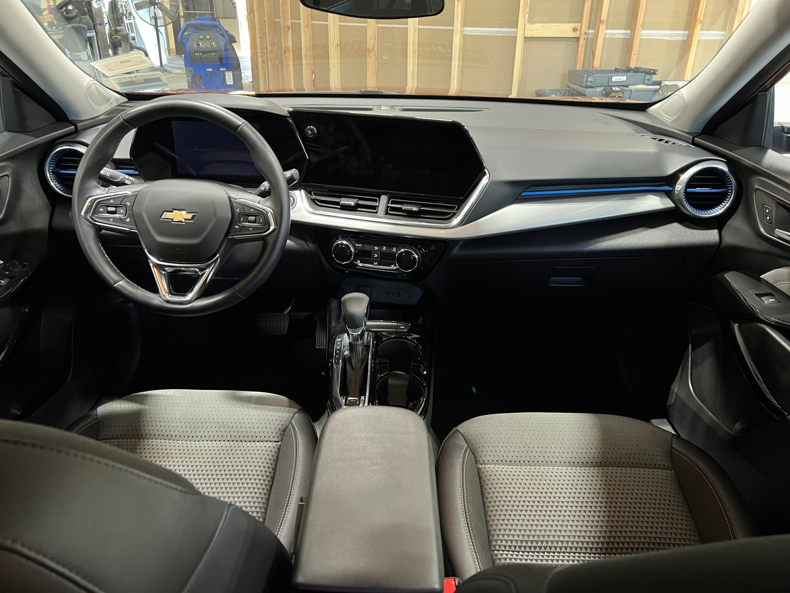 Thumbnail: 2025 Chevrolet Trax - 3