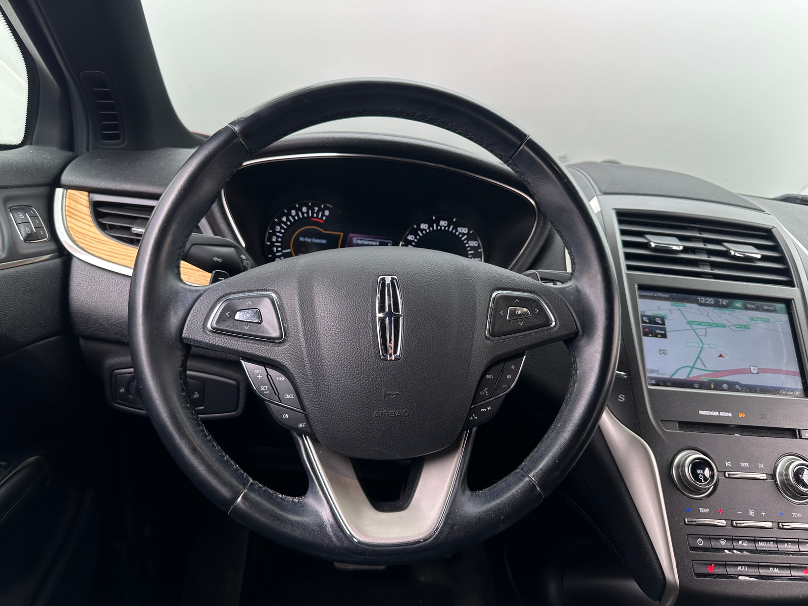 Thumbnail: 2015 Lincoln MKC - 4