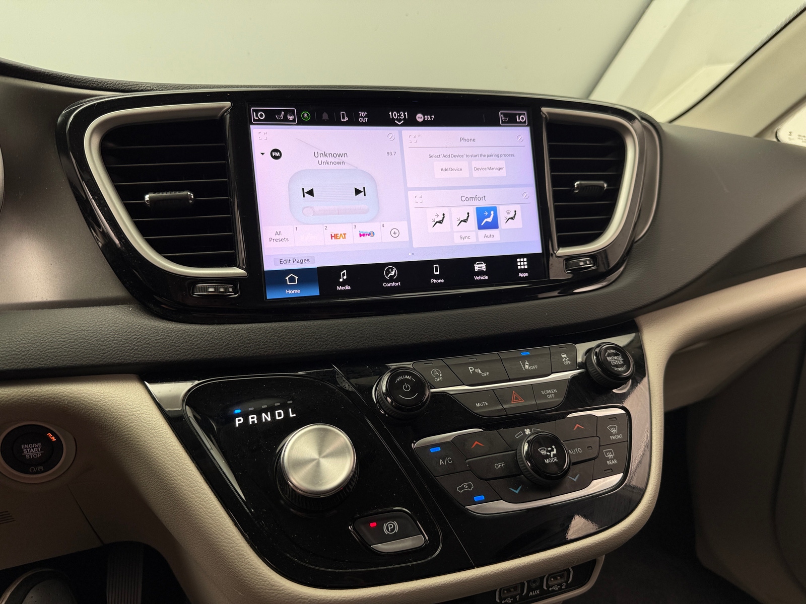 Thumbnail: 2024 Chrysler Pacifica - 3