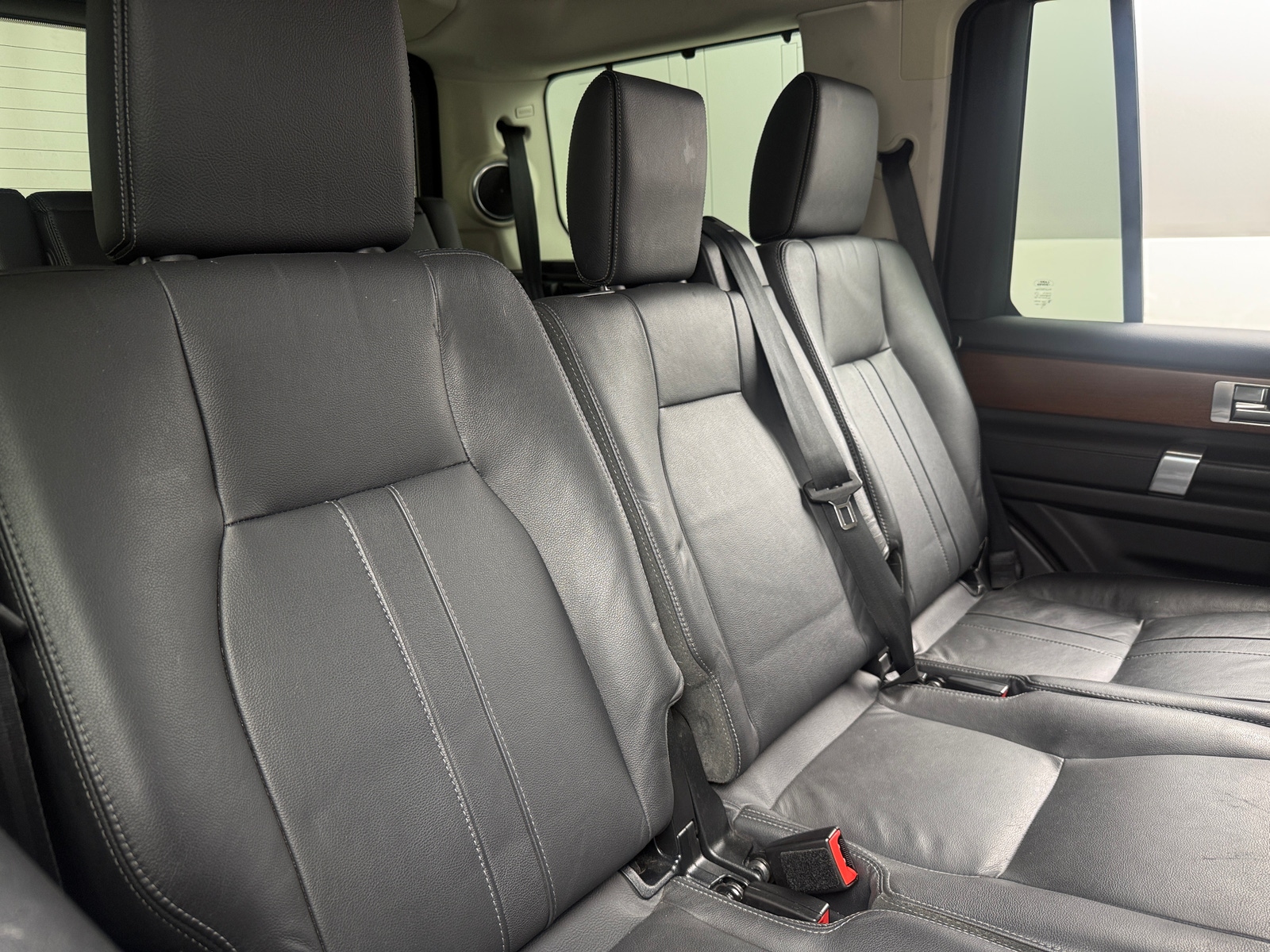 Thumbnail: 2016 Land Rover LR4 - 5