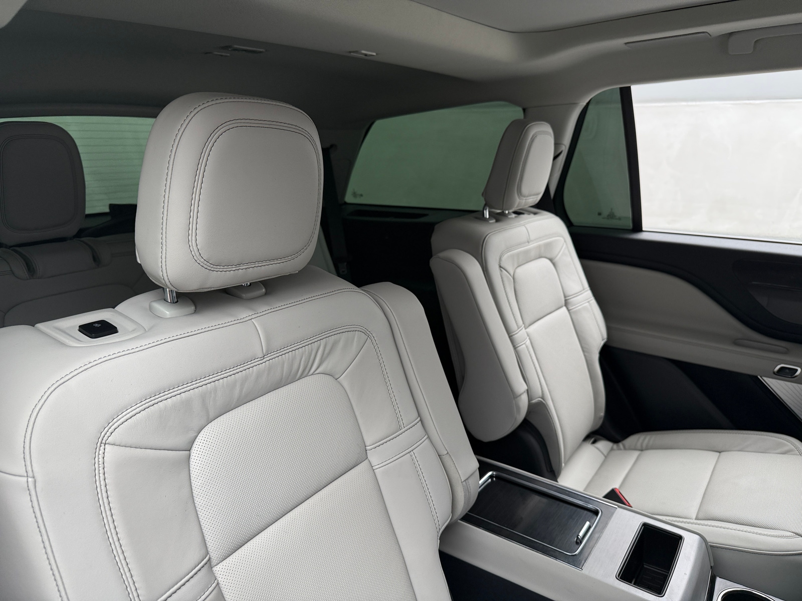 Thumbnail: 2026 Lincoln Aviator - 5