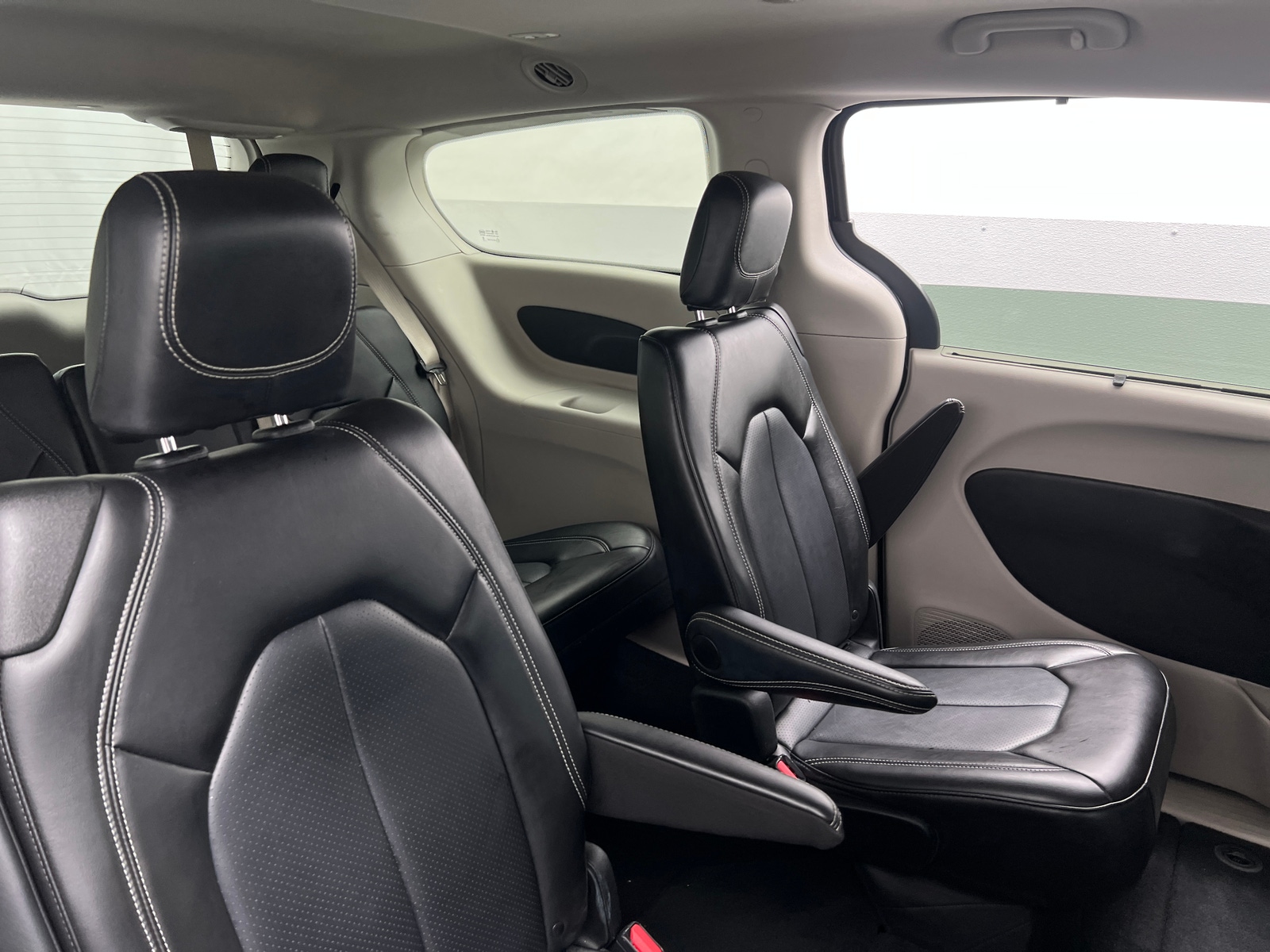 Thumbnail: 2024 Chrysler Pacifica - 5