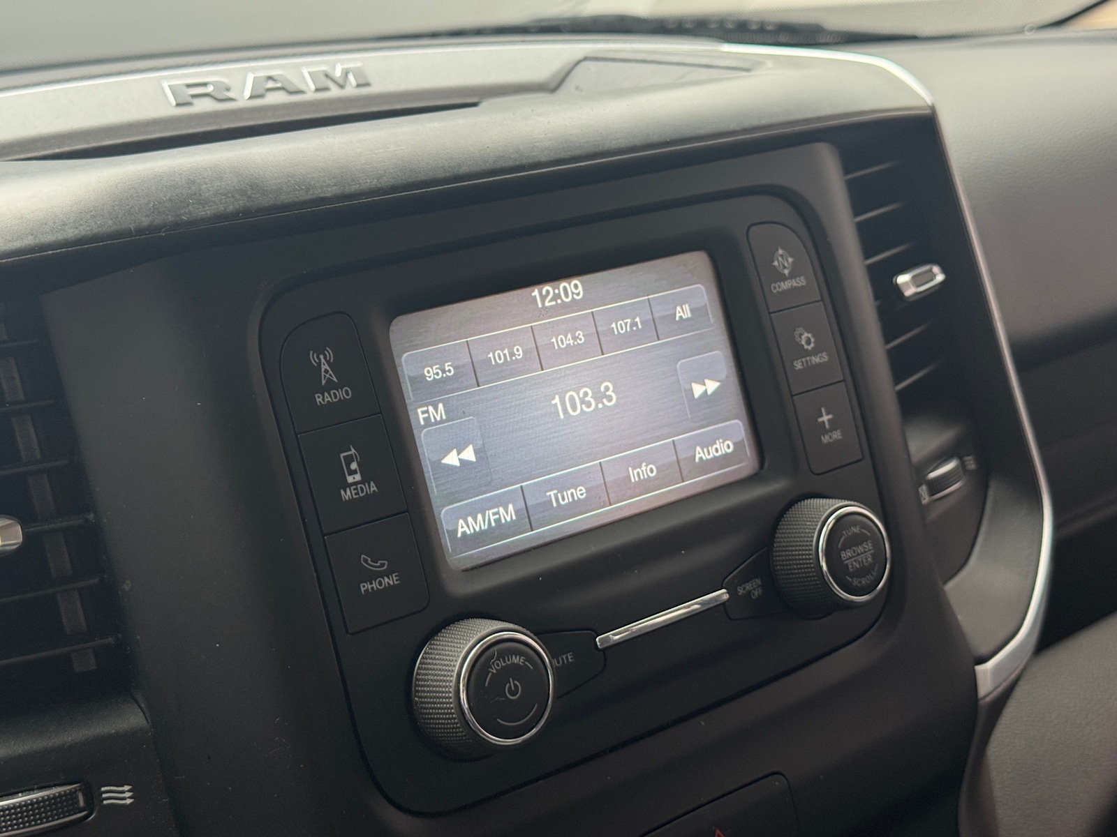 Thumbnail: 2019 RAM 1500 - 4