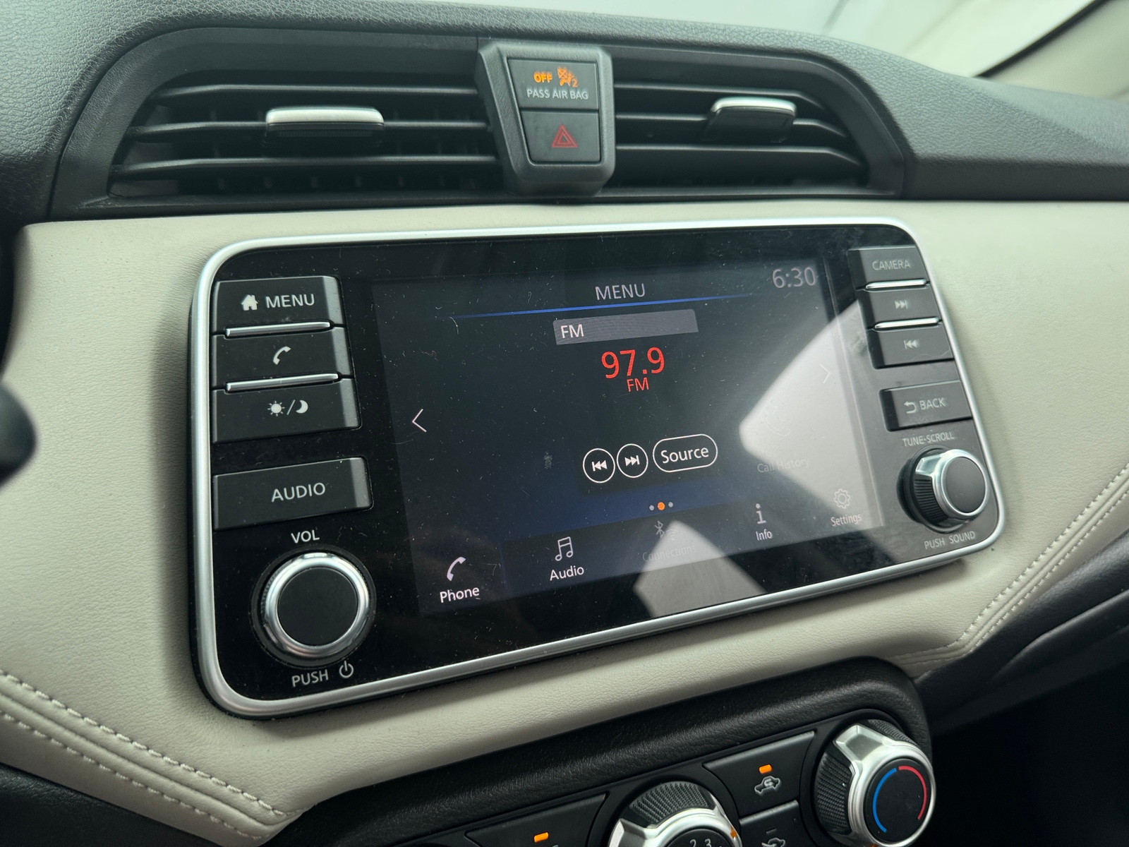 Thumbnail: 2020 Nissan Versa - 4