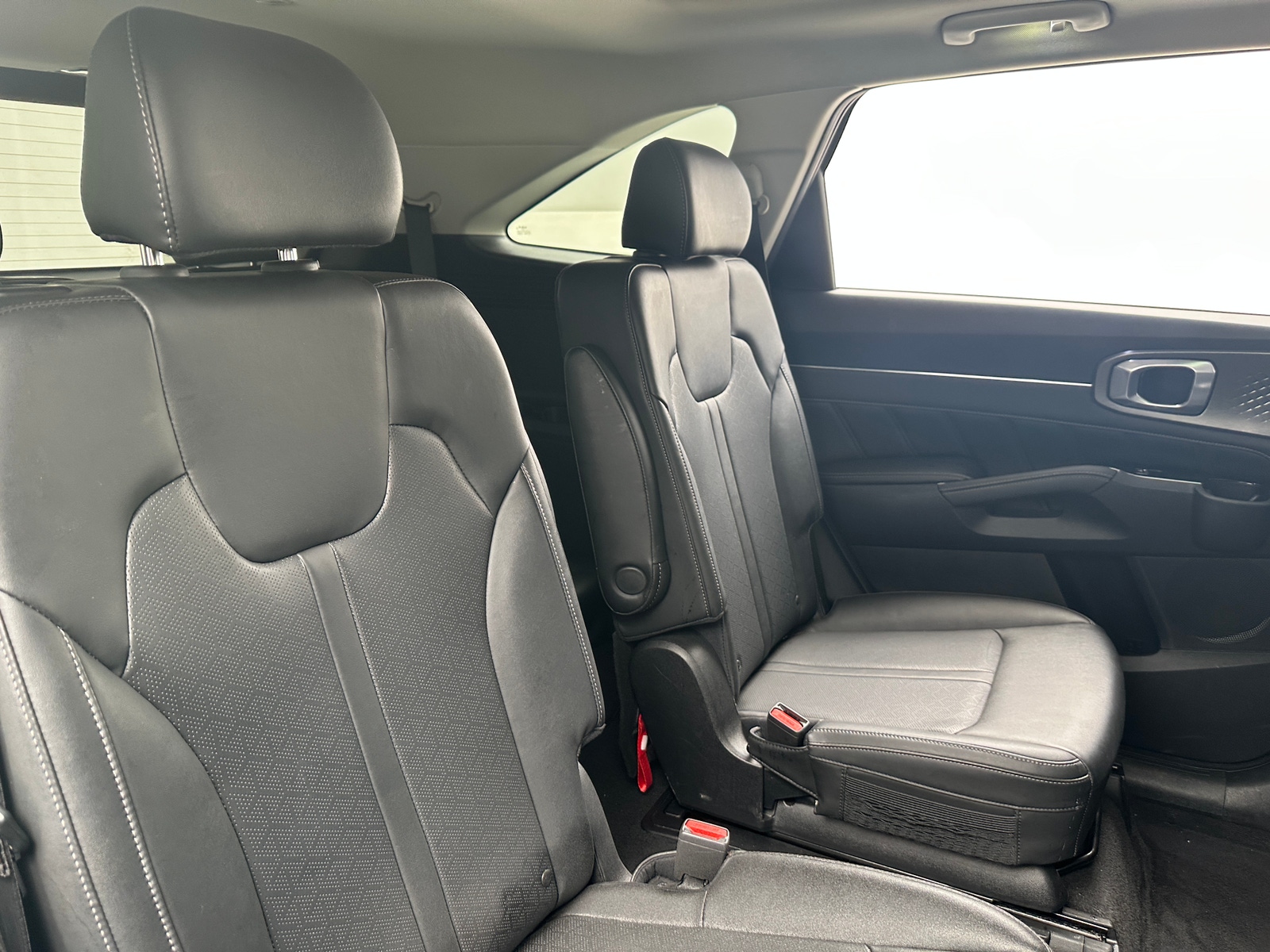 Thumbnail: 2023 Kia Sorento - 5