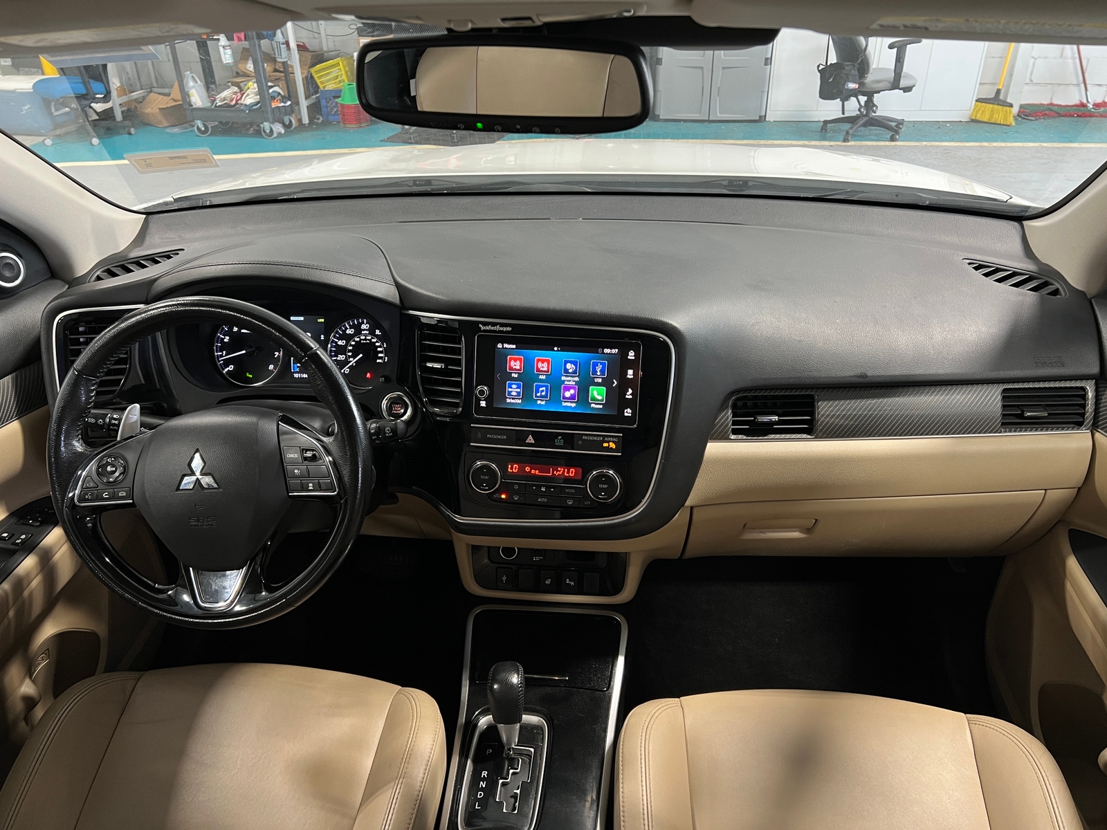 Thumbnail: 2019 Mitsubishi Outlander - 2