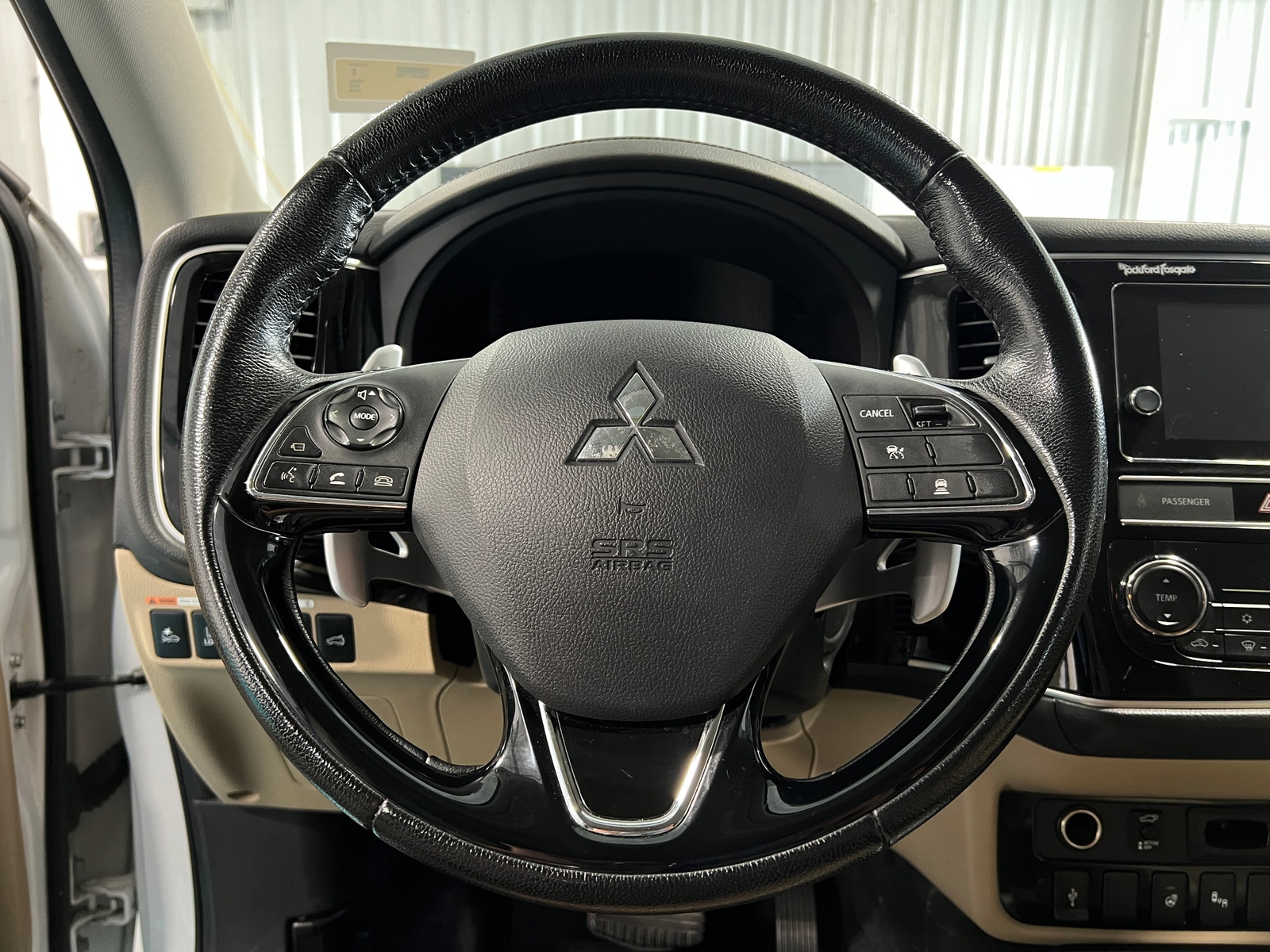 Thumbnail: 2019 Mitsubishi Outlander - 4