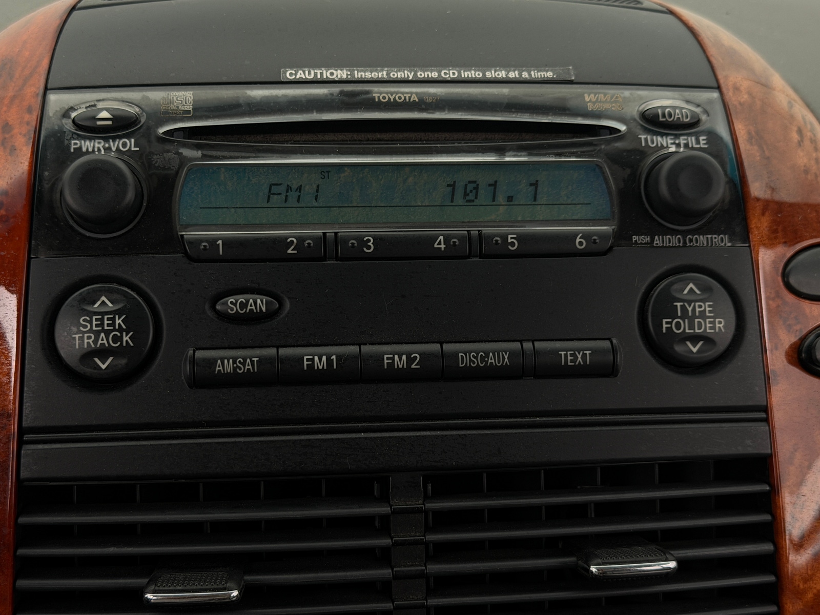 Thumbnail: 2010 Toyota Sienna - 4