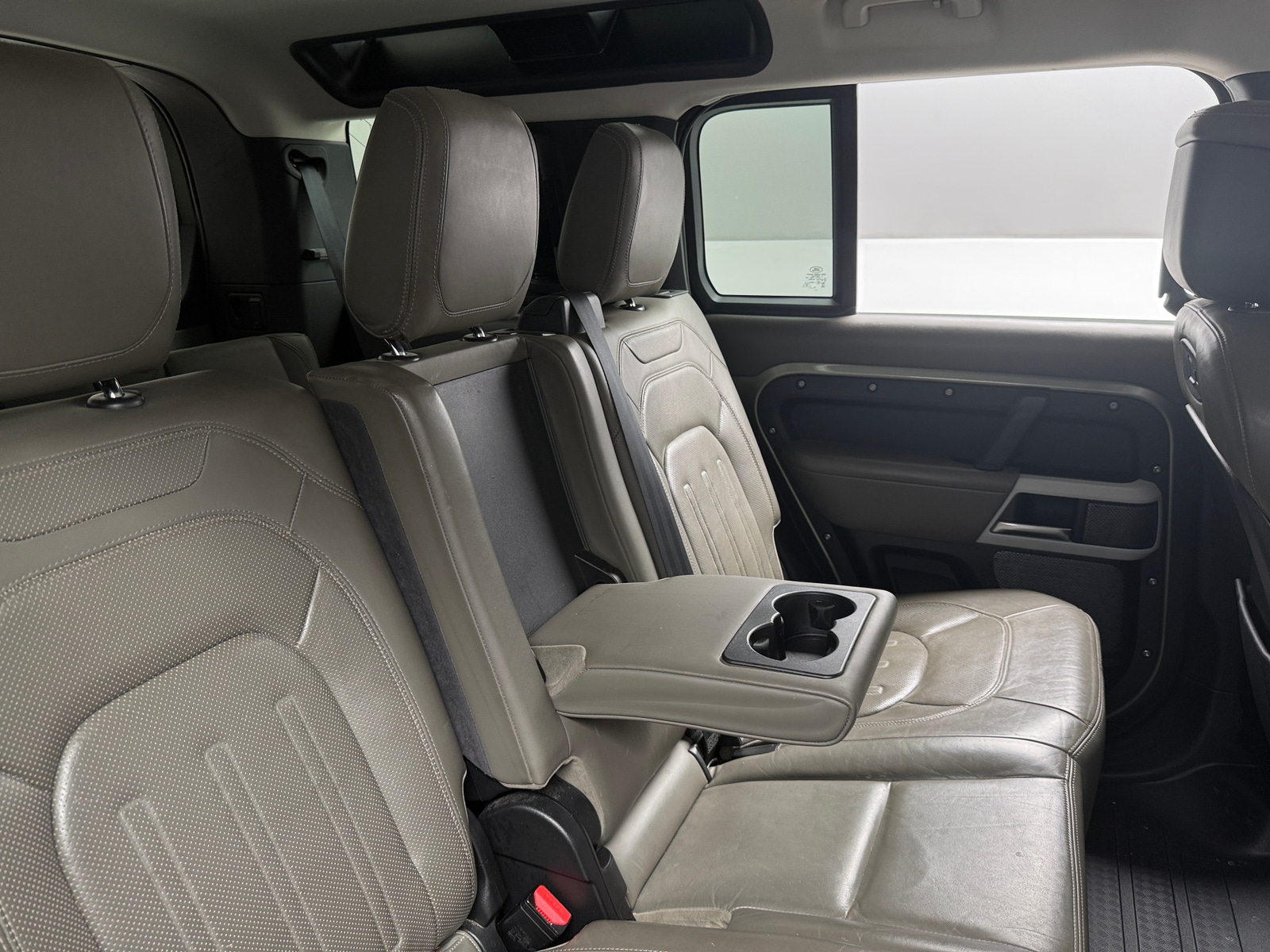 Thumbnail: 2020 Land Rover Defender - 5