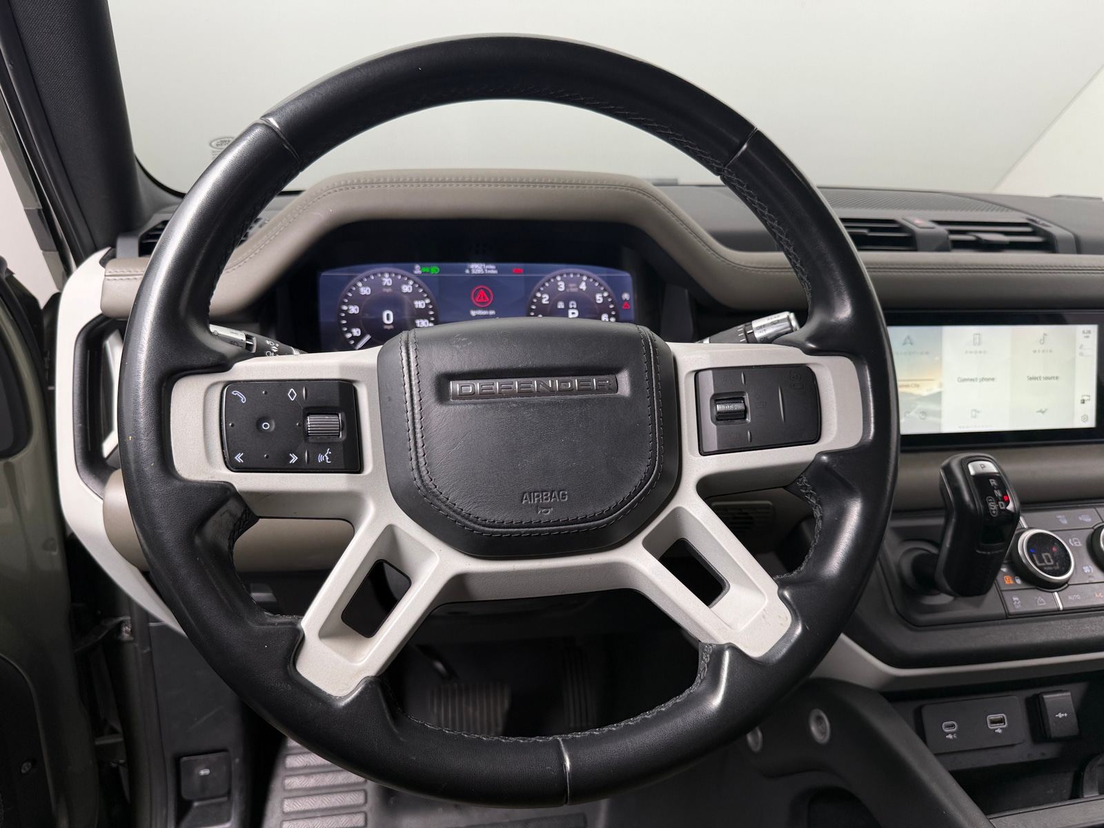 Thumbnail: 2020 Land Rover Defender - 4