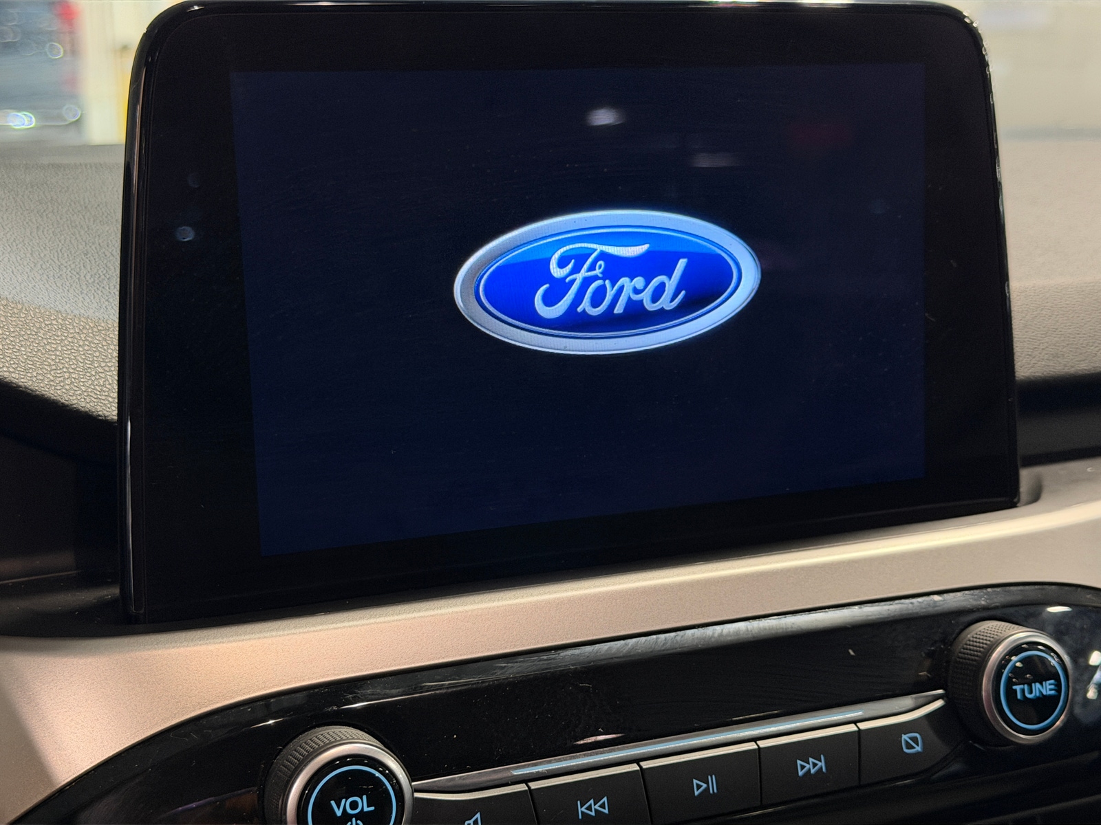 Thumbnail: 2020 Ford Escape - 4
