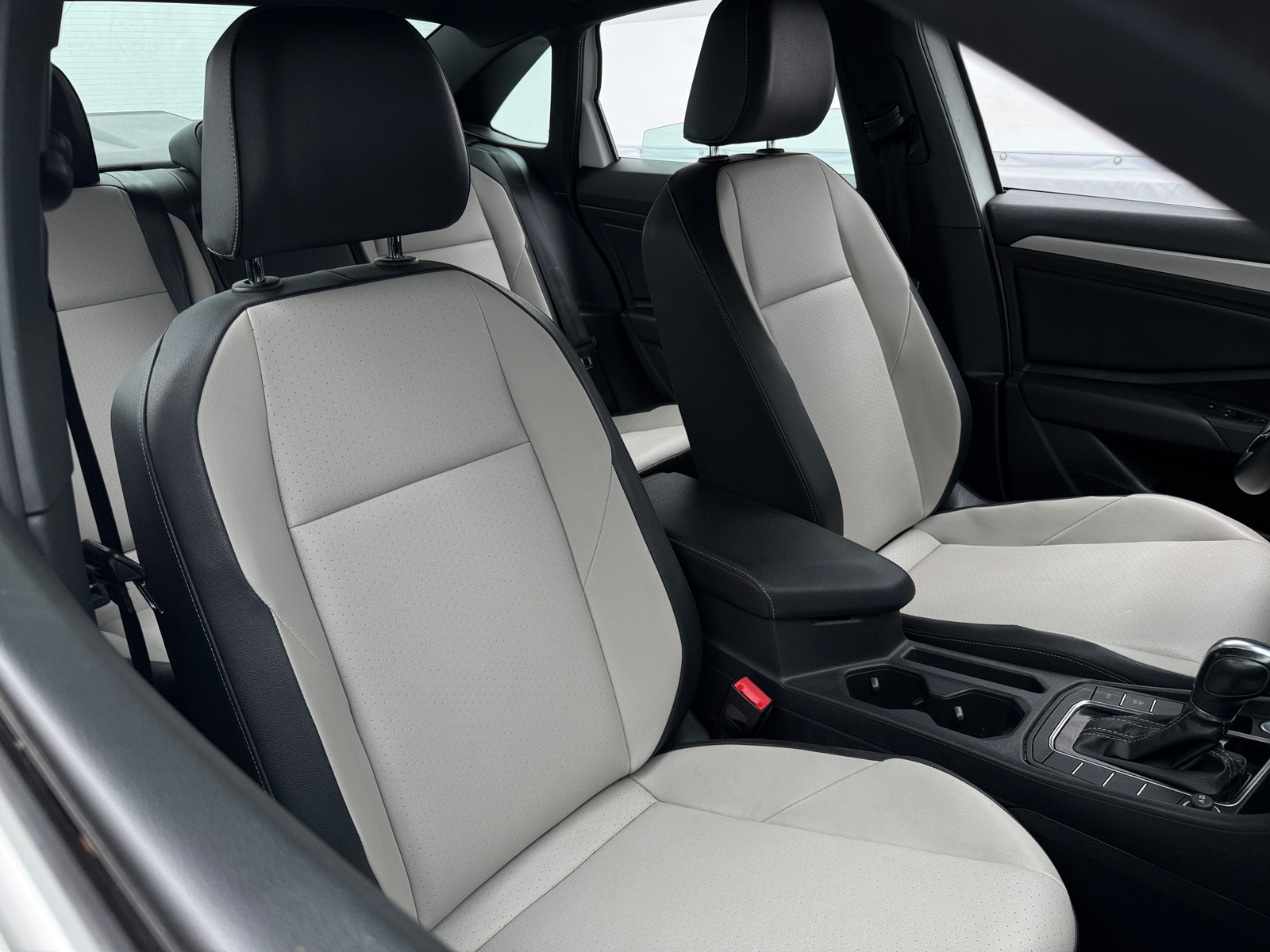 Thumbnail: 2019 Volkswagen Jetta - 2