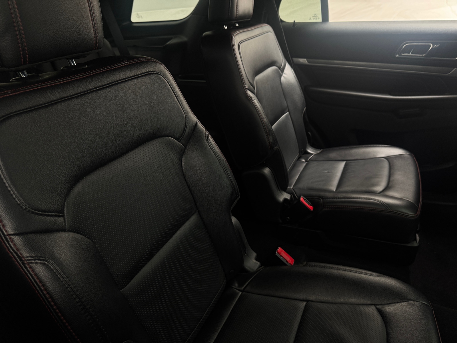 Thumbnail: 2019 Ford Explorer - 5