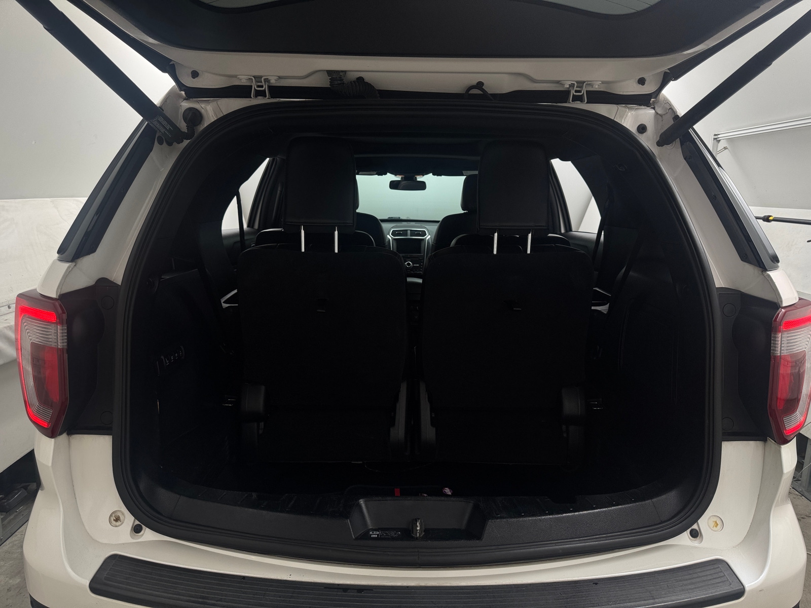 Thumbnail: 2019 Ford Explorer - 6