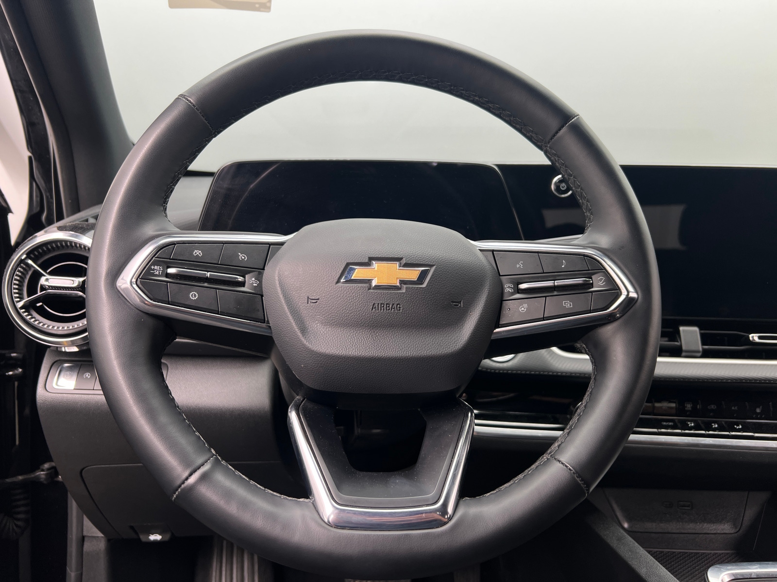 Thumbnail: 2025 Chevrolet Equinox - 5