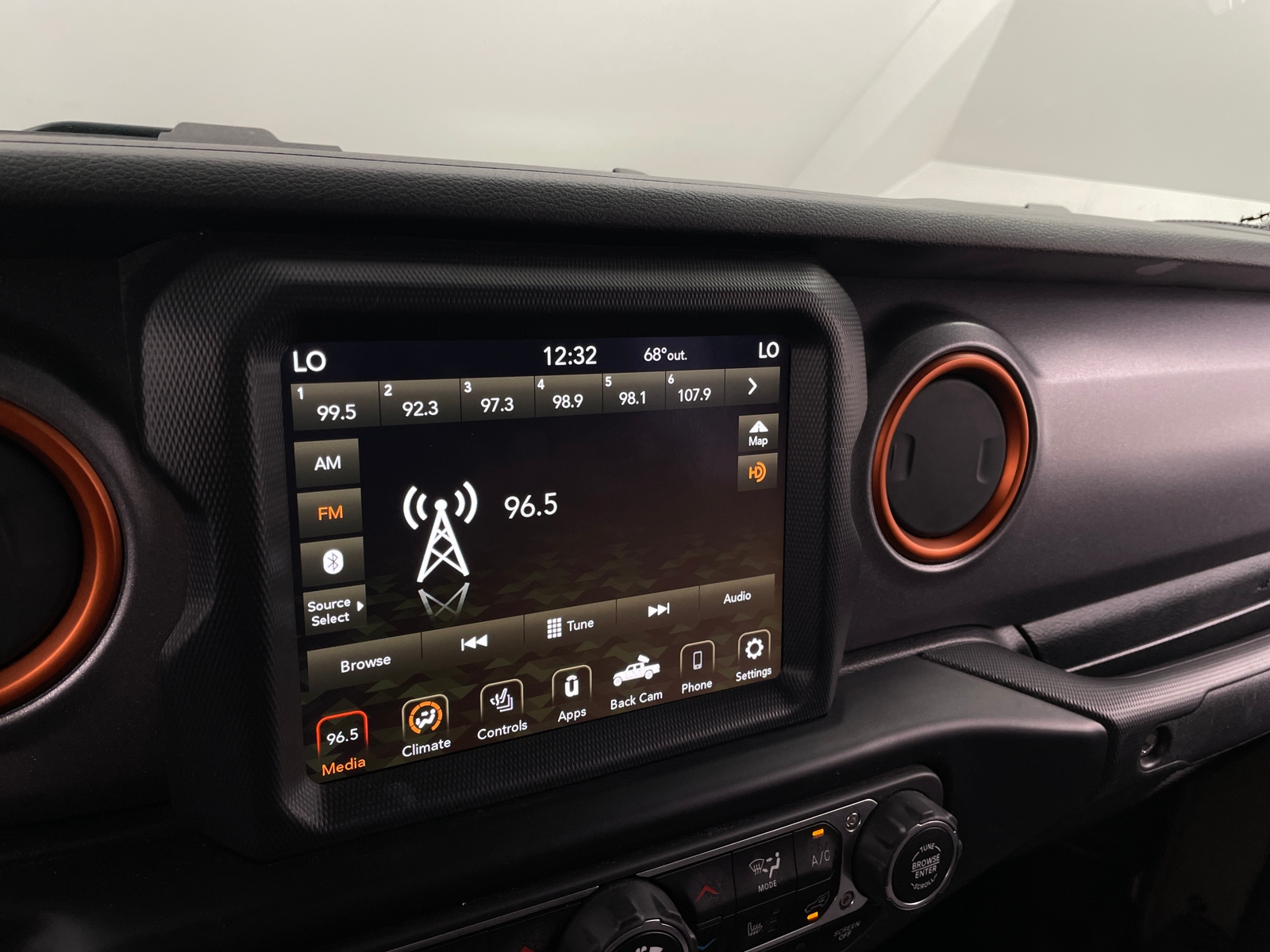 Thumbnail: 2020 Jeep Gladiator - 4