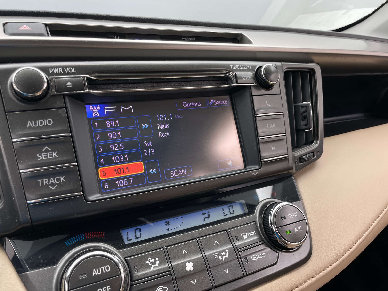 Thumbnail: 2013 Toyota RAV4 - 4