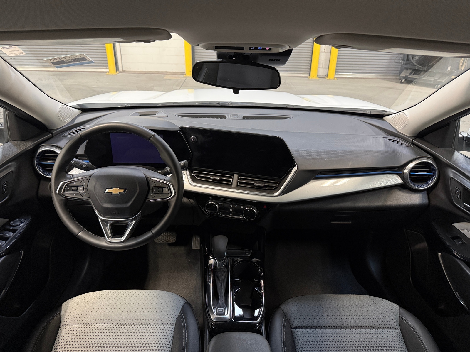 Thumbnail: 2025 Chevrolet Trax - 3