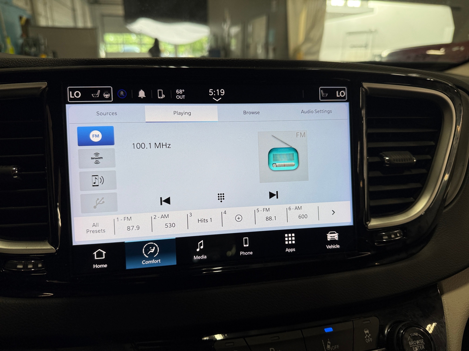 Thumbnail: 2024 Chrysler Pacifica - 3