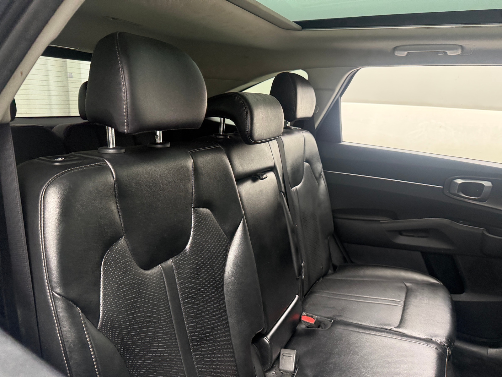 Thumbnail: 2022 Kia Sorento - 5