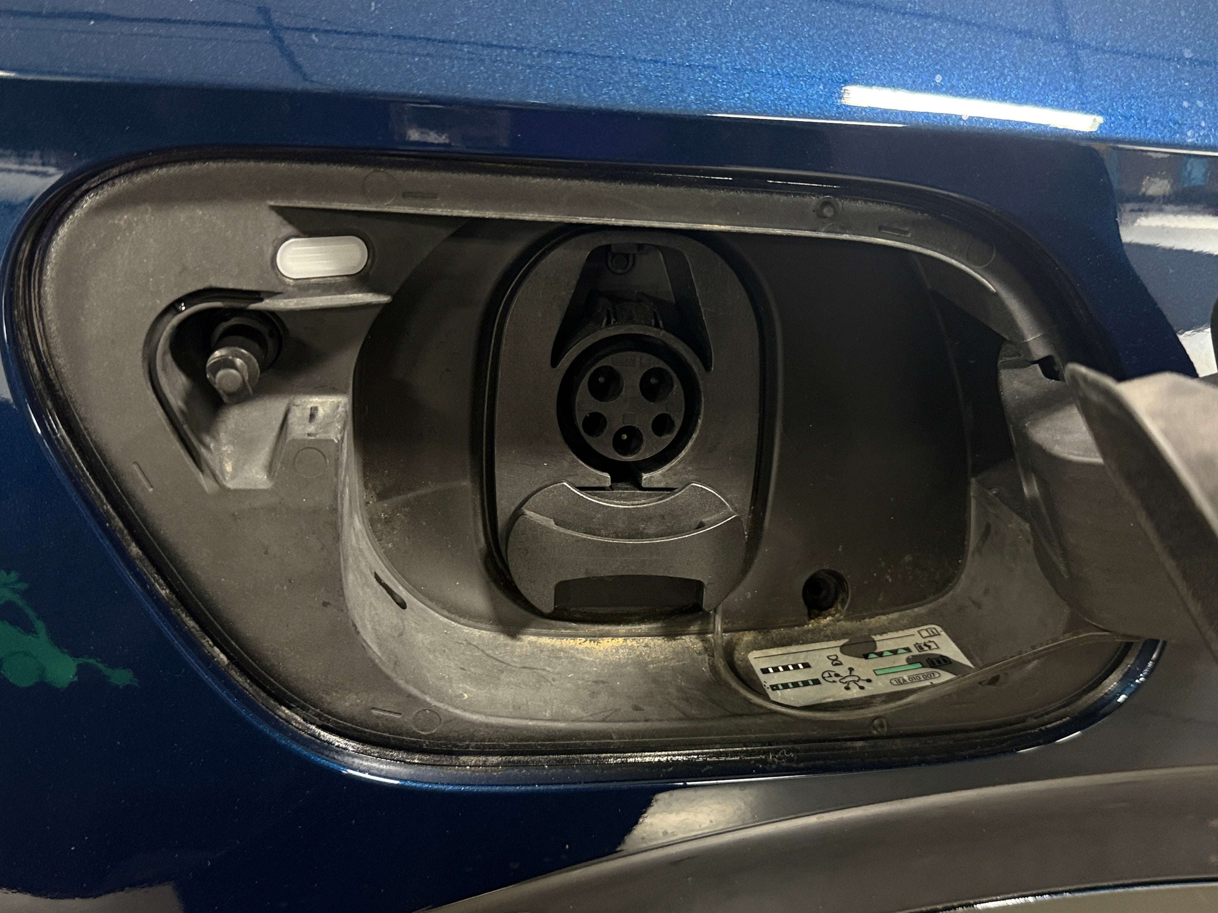 Used 2023 Volkswagen ID.4 PRO with VIN 1V2DNPE84PC020124 for sale in Auburn, WA