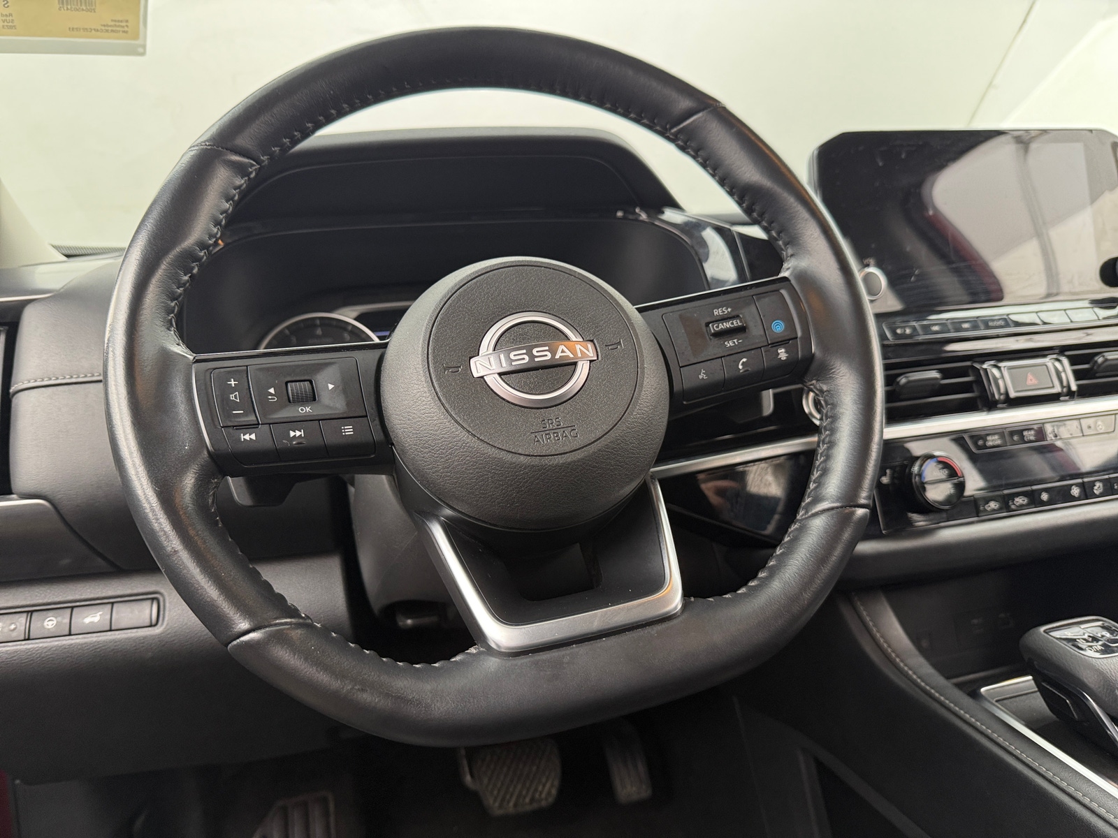 Thumbnail: 2023 Nissan Pathfinder - 4