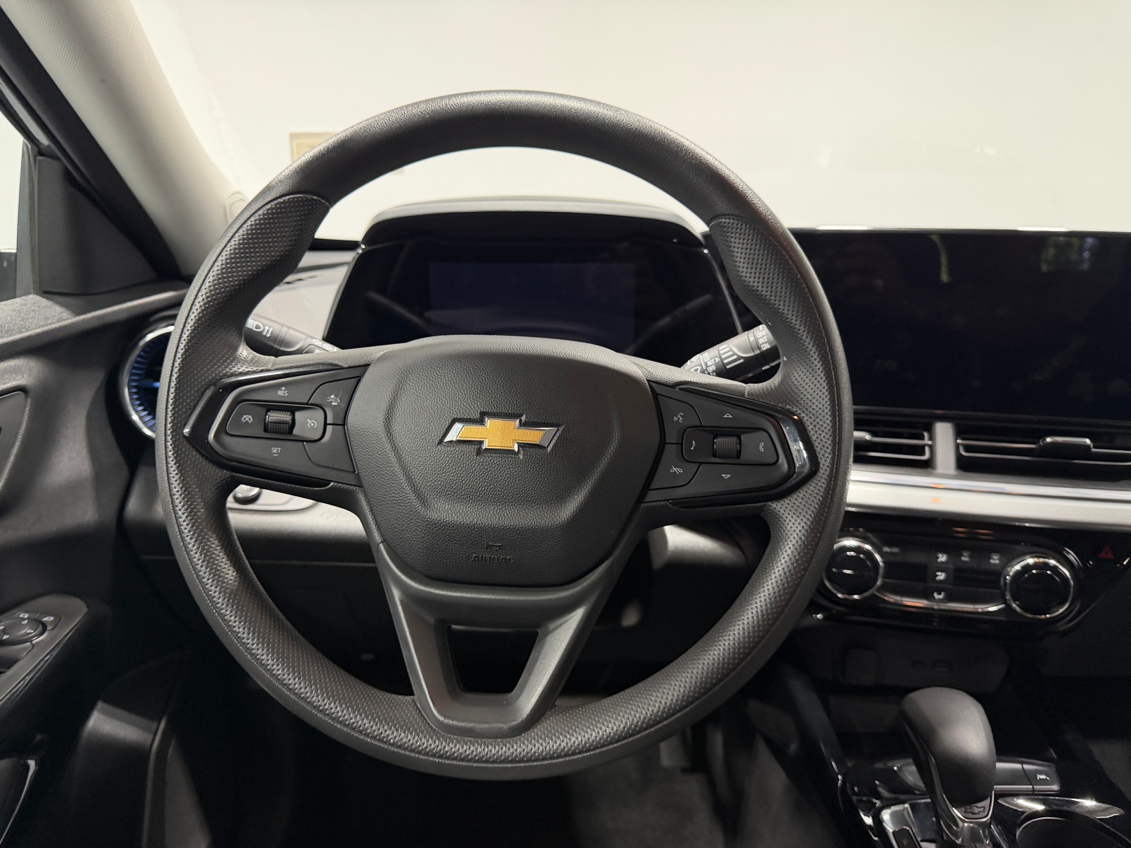 Thumbnail: 2025 Chevrolet Trax - 5