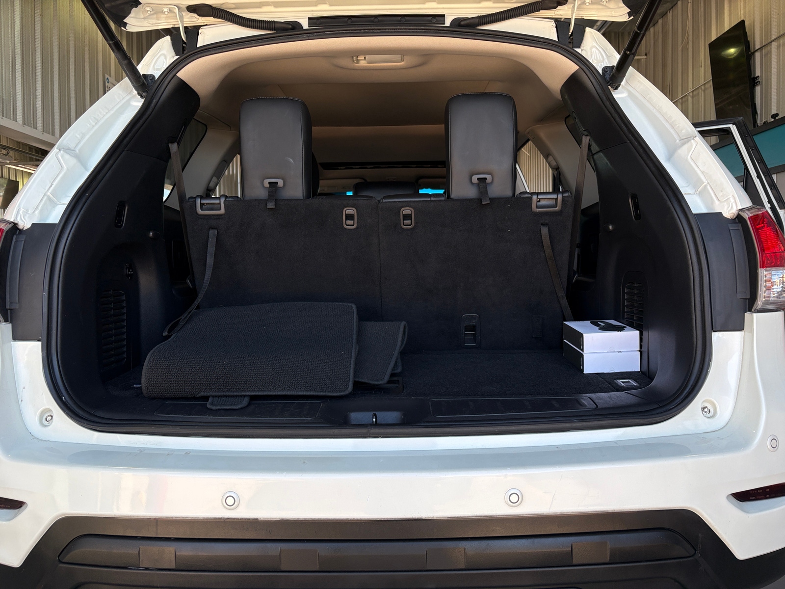 Thumbnail: 2015 Nissan Pathfinder - 6