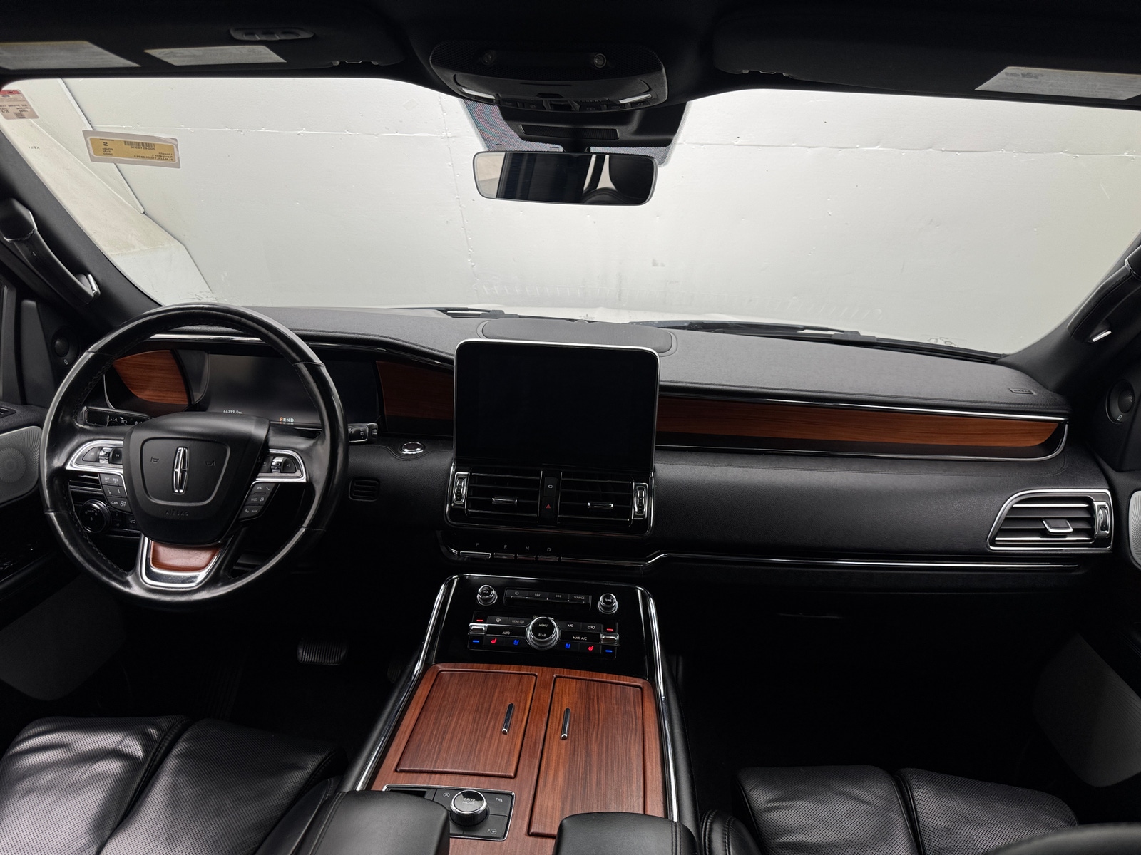Thumbnail: 2020 Lincoln Navigator L - 2