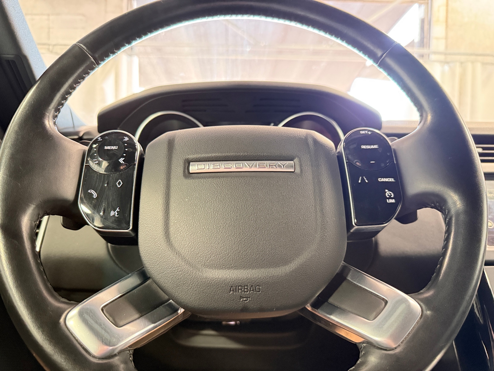 Thumbnail: 2019 Land Rover Discovery - 4