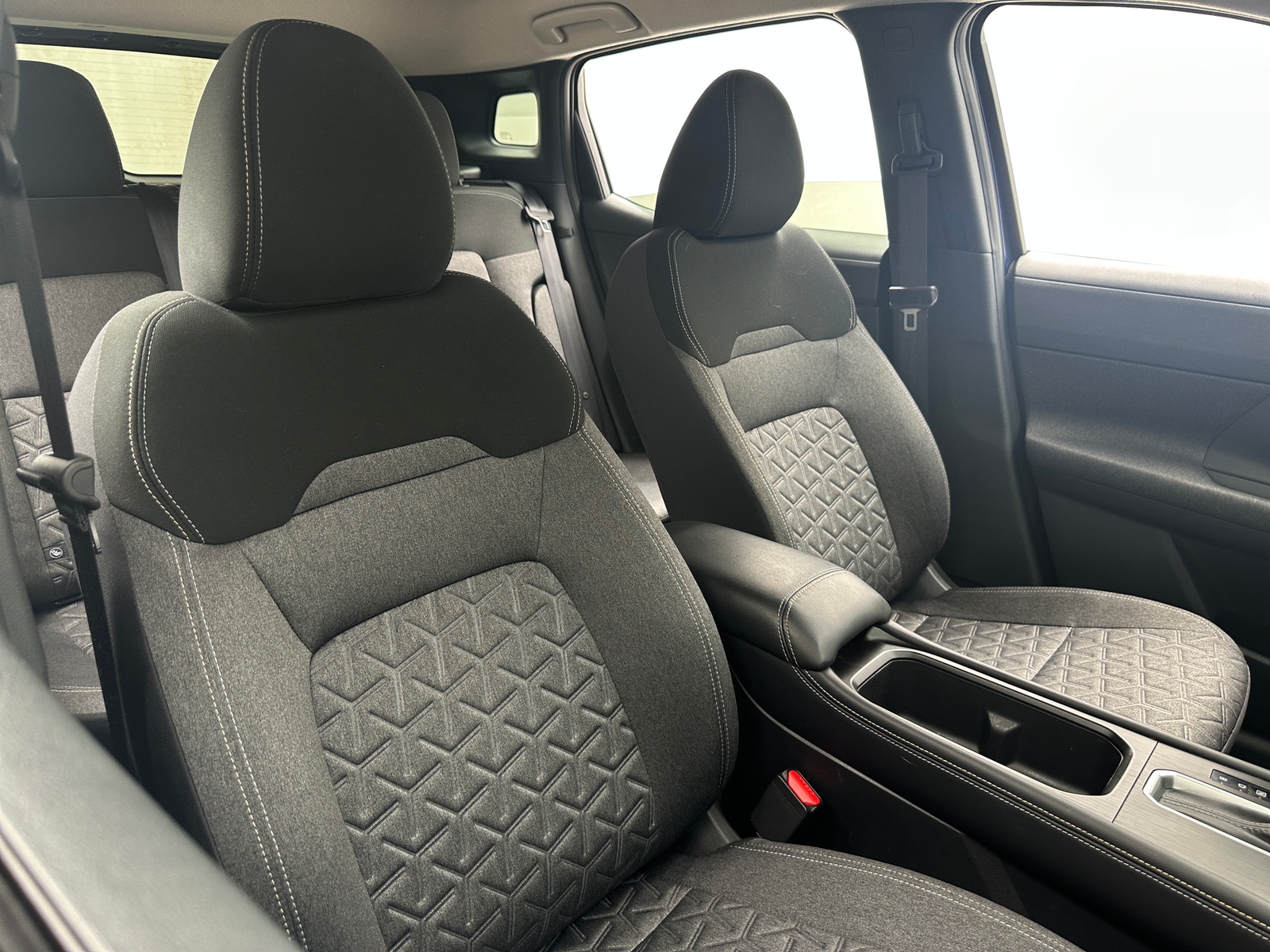 Thumbnail: 2025 Nissan Kicks - 2