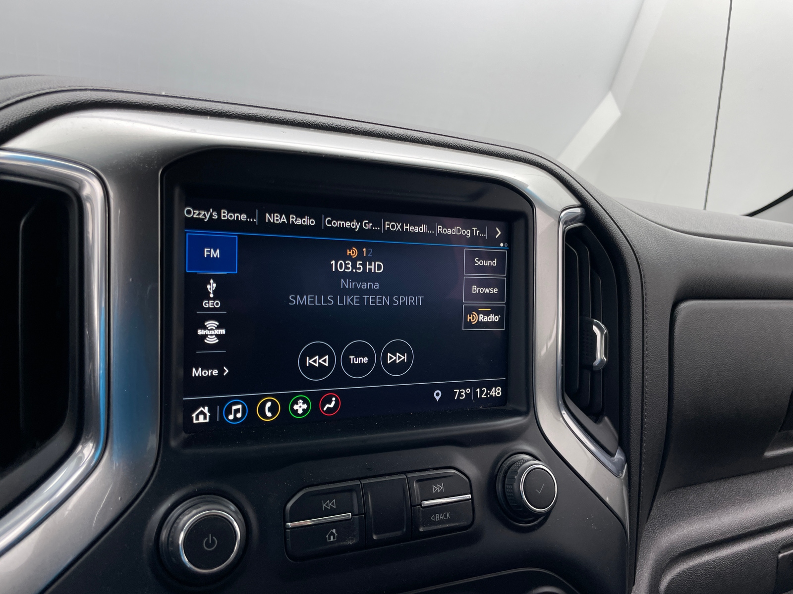 Thumbnail: 2019 Chevrolet Silverado 1500 - 3