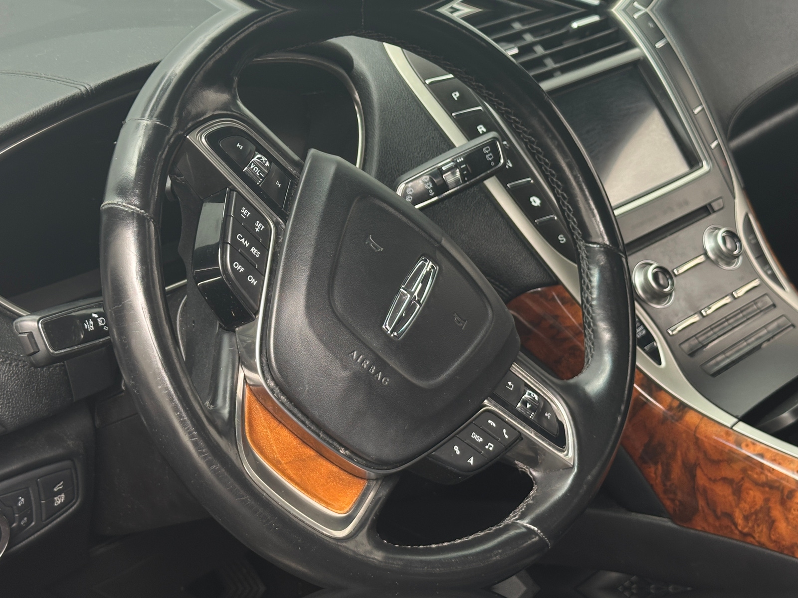 Thumbnail: 2019 Lincoln Nautilus - 4