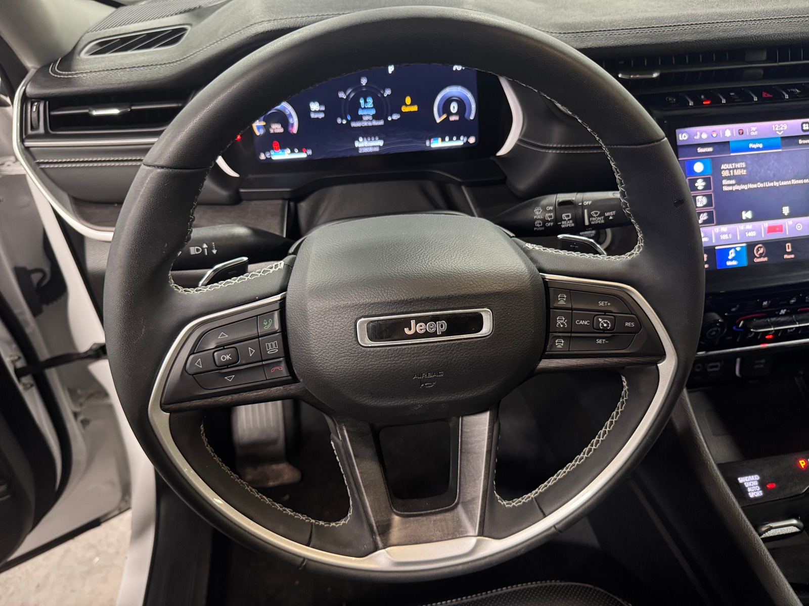 Thumbnail: 2023 Jeep Grand Cherokee - 4