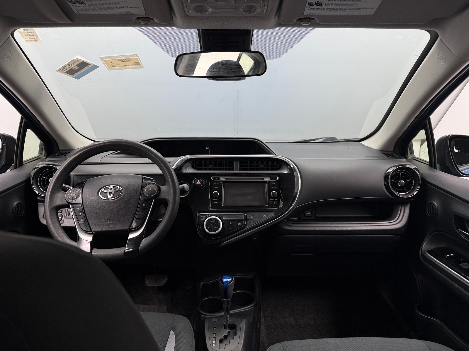 Thumbnail: 2018 Toyota Prius c - 3