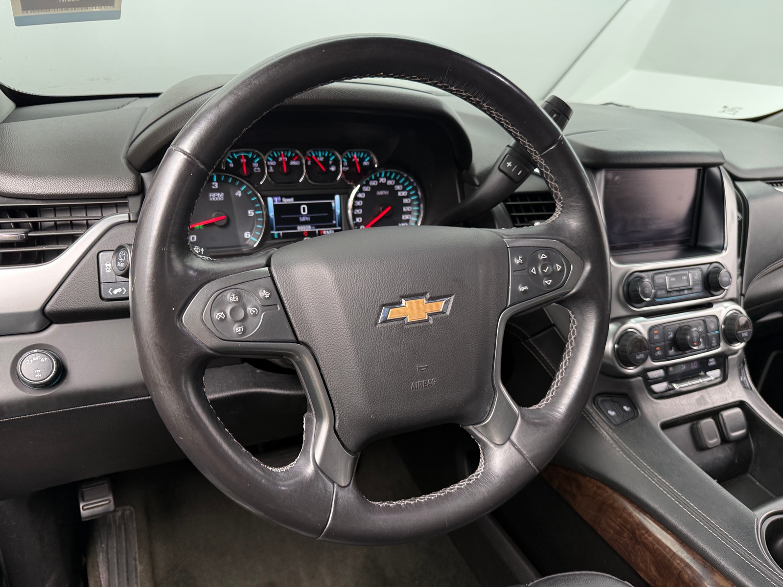 Thumbnail: 2018 Chevrolet Suburban - 4