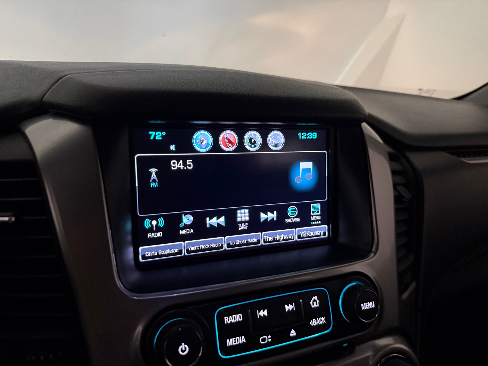 Thumbnail: 2018 Chevrolet Suburban - 3