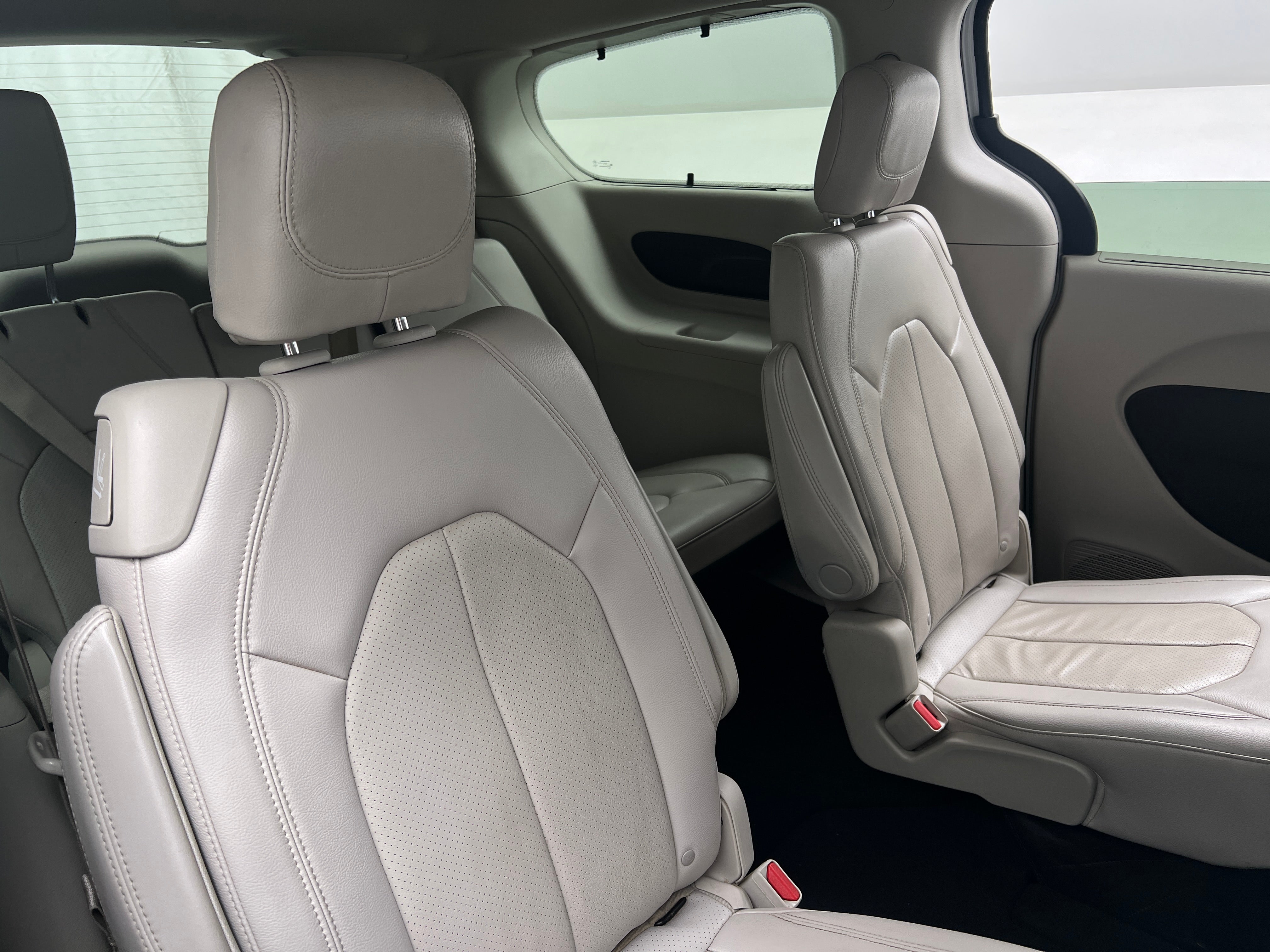 Used 2021 Chrysler Pacifica Touring L with VIN 2C4RC1BG8MR515208 for sale in Pewaukee, WI