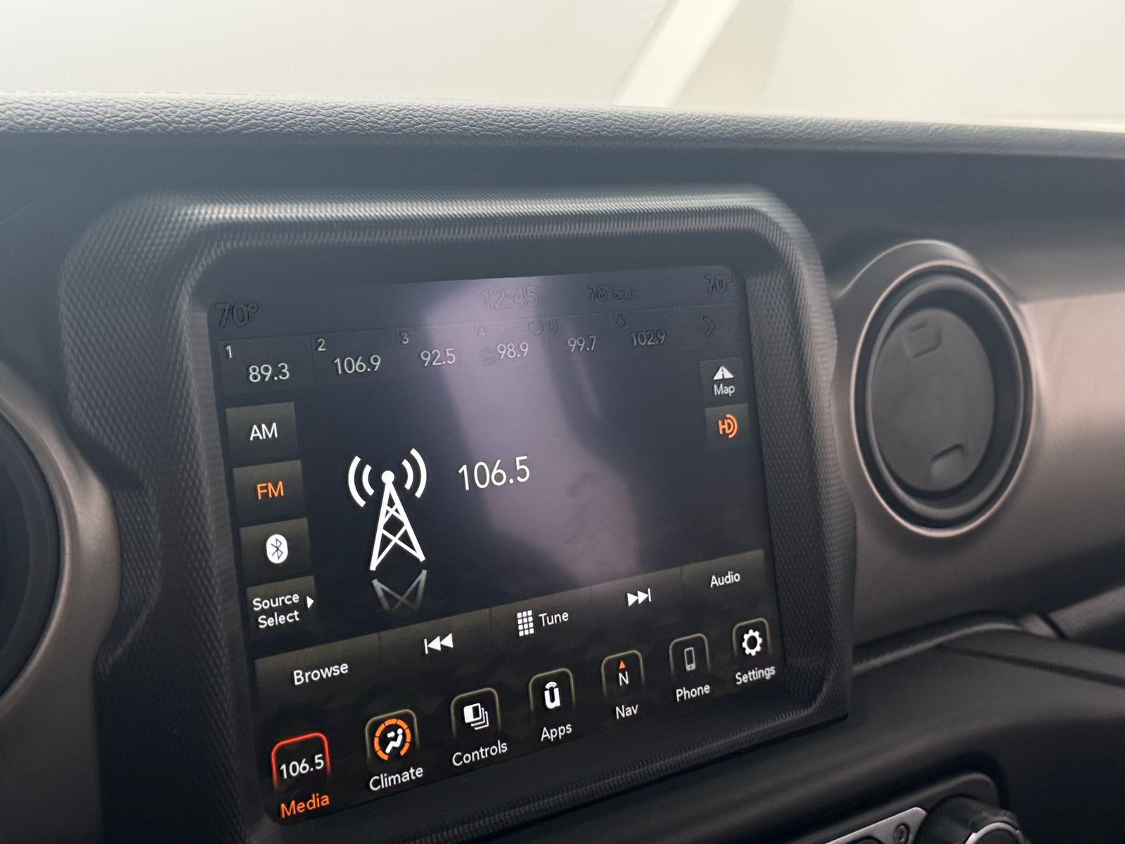 Thumbnail: 2021 Jeep Gladiator - 4