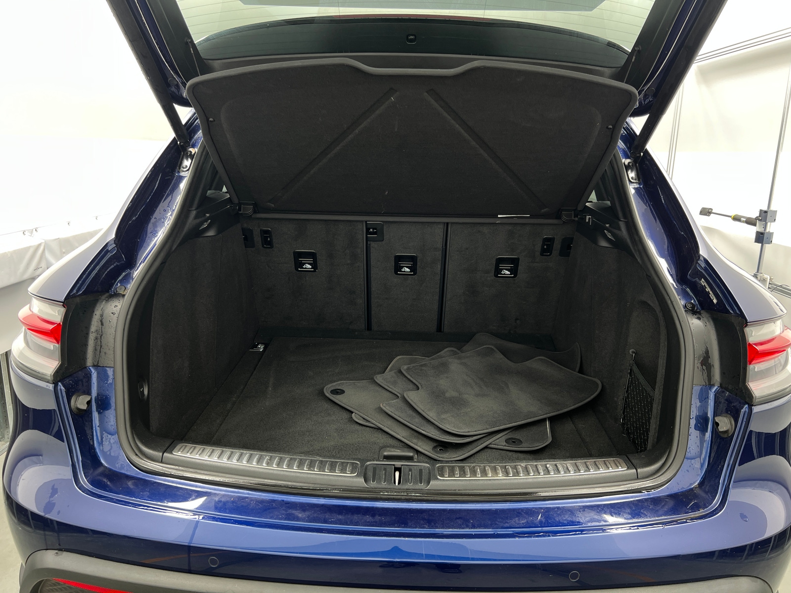 Thumbnail: 2022 Porsche Macan - 6